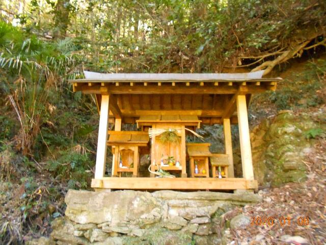 屋那瀬神社 名西郡神山町阿野/神社 Yahoo!マップ