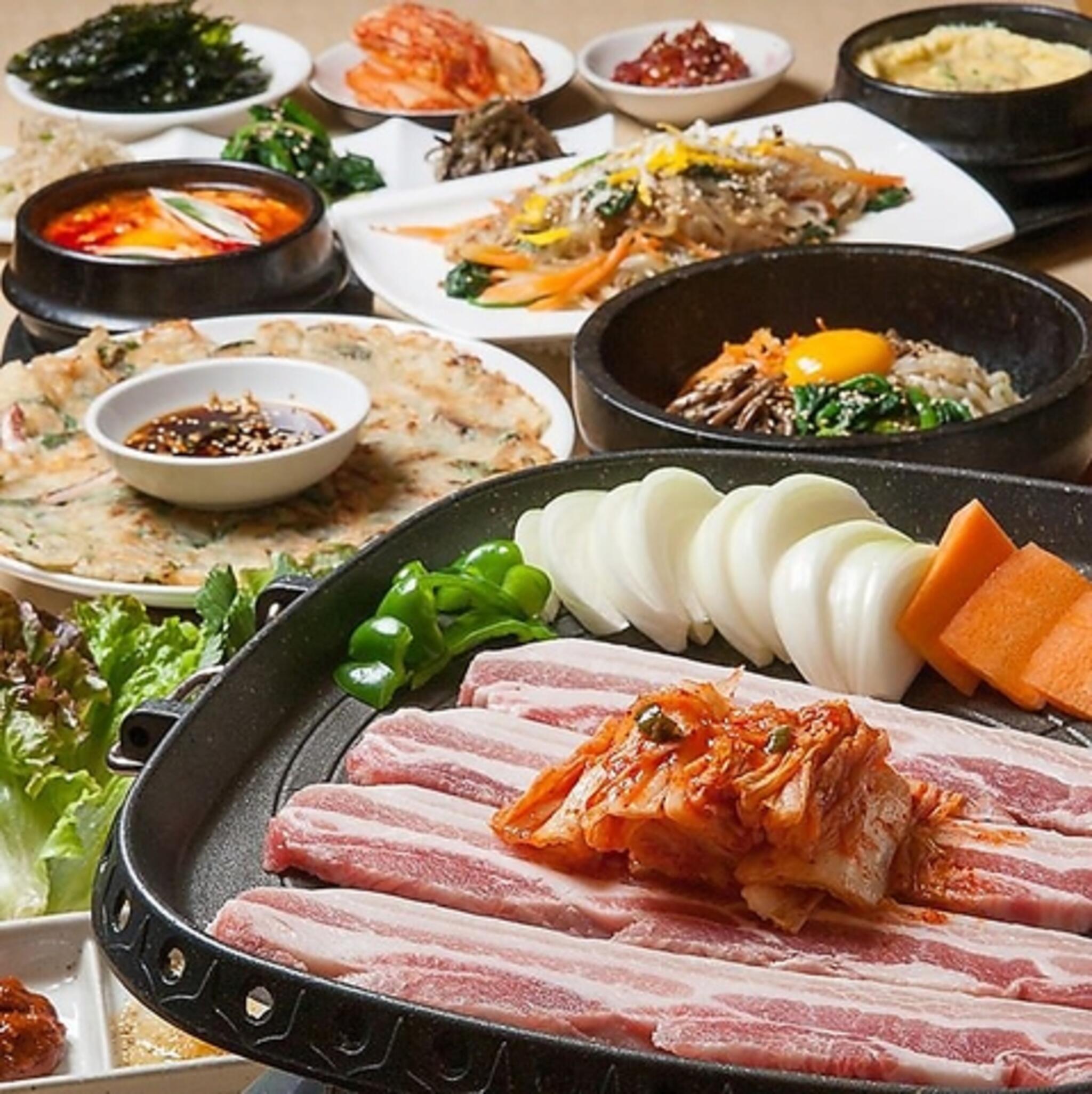 韓国酒家・韓国家庭料理 韓の香 狸小路横丁店の代表写真3