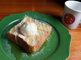 高級食パン専門店相合傘とイチゴちゃんのクチコミ写真1