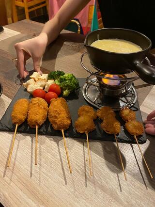 個室 もつ鍋と串と肉寿司 KUSHIEMON串笑門 刈谷店のクチコミ写真1