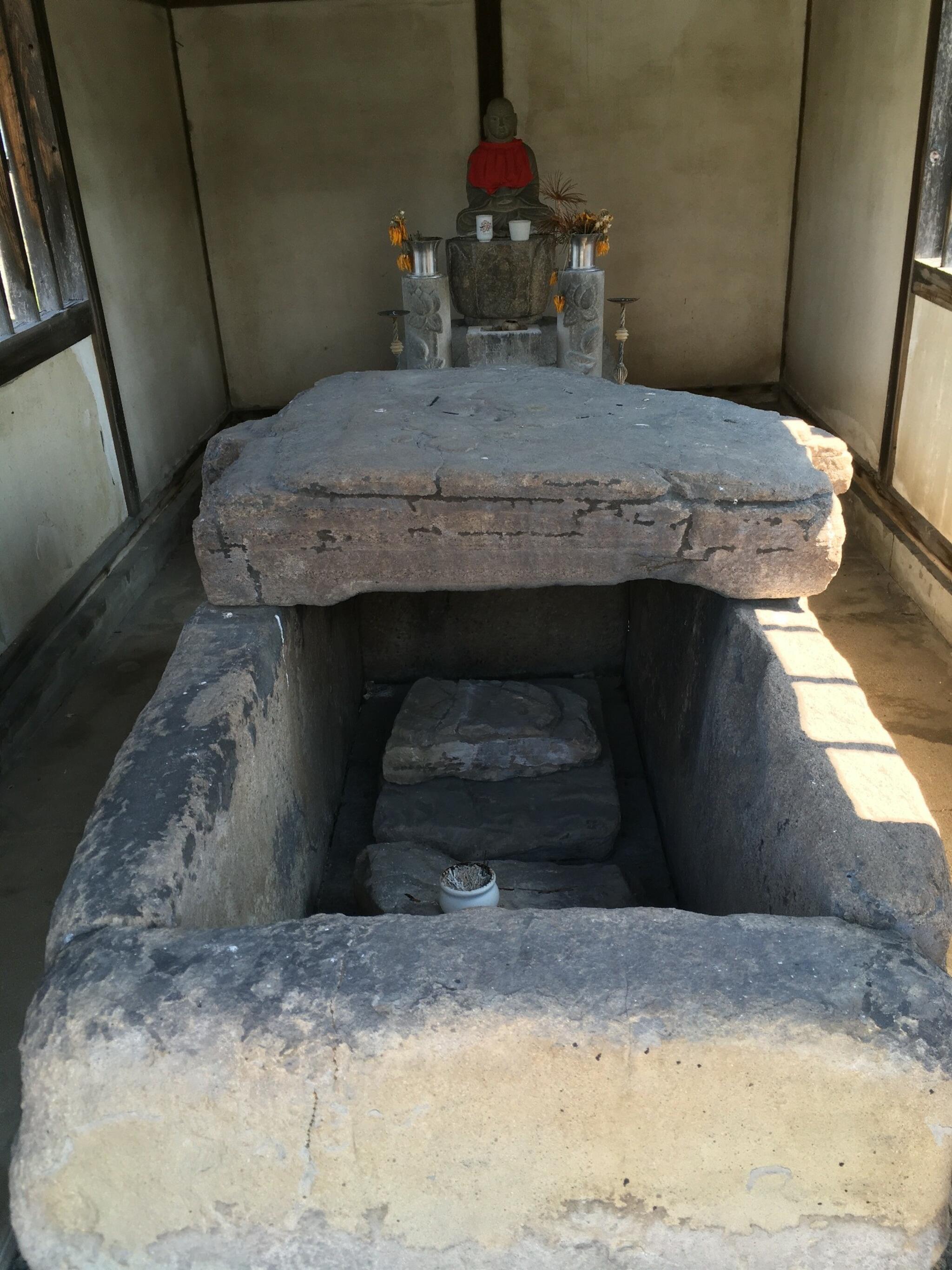 御園古墳石棺の代表写真3