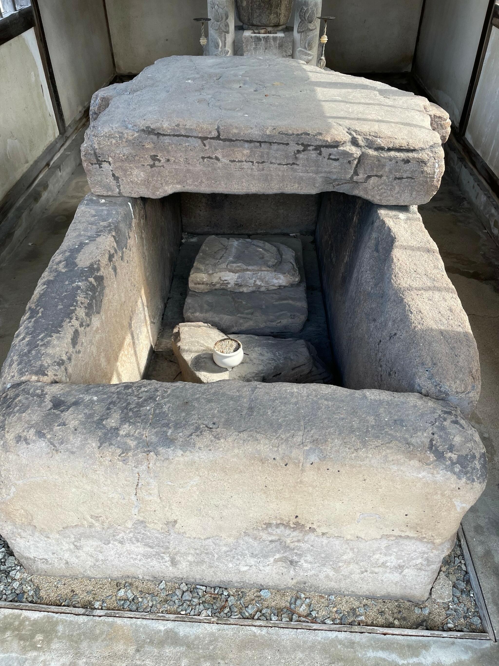 御園古墳石棺の代表写真1