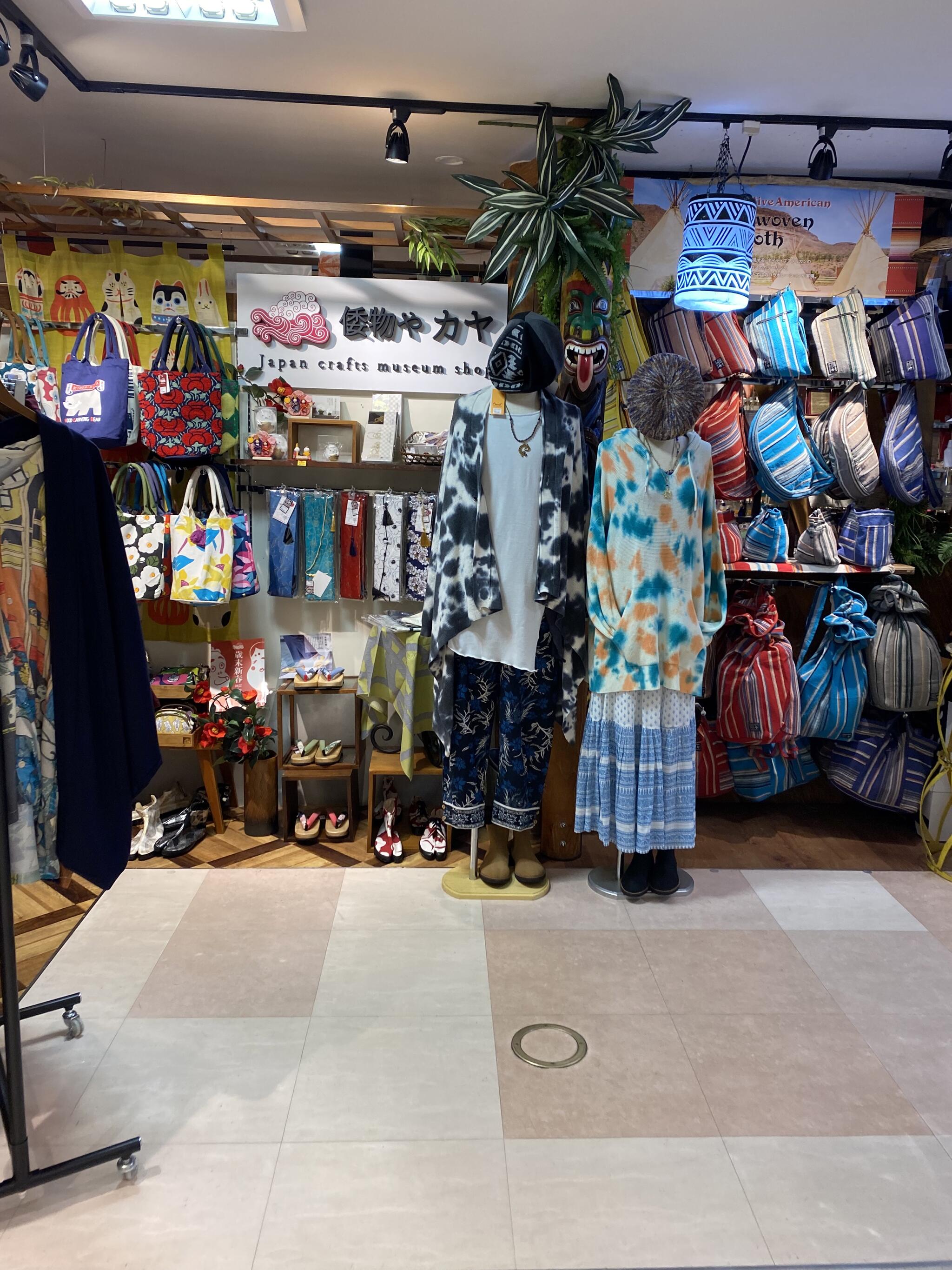 新宿 アジアン 安い 服