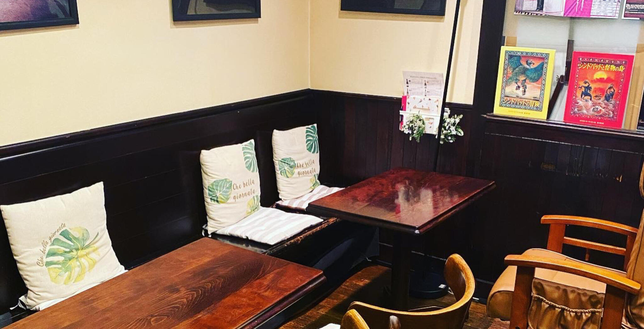 Cafe Lounge ＆ Library pratimakrrm cha -ゆるやかな彫刻-の代表写真6