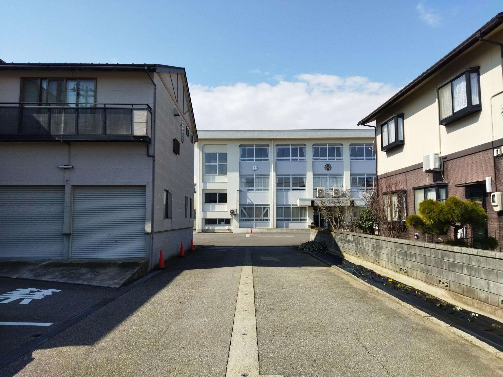 富山市立奥田小学校の代表写真1