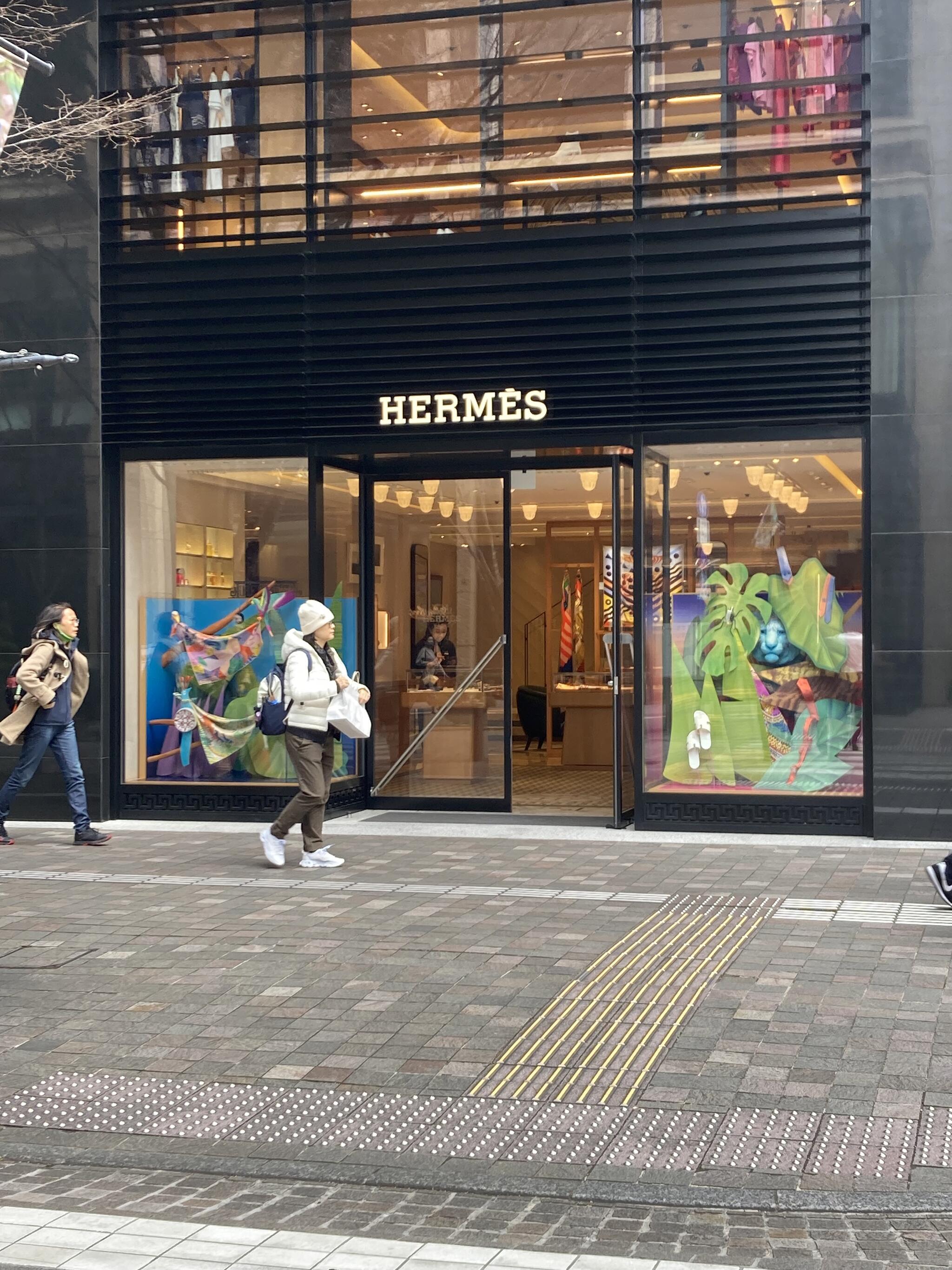 Hermes 丸の内店の代表写真7