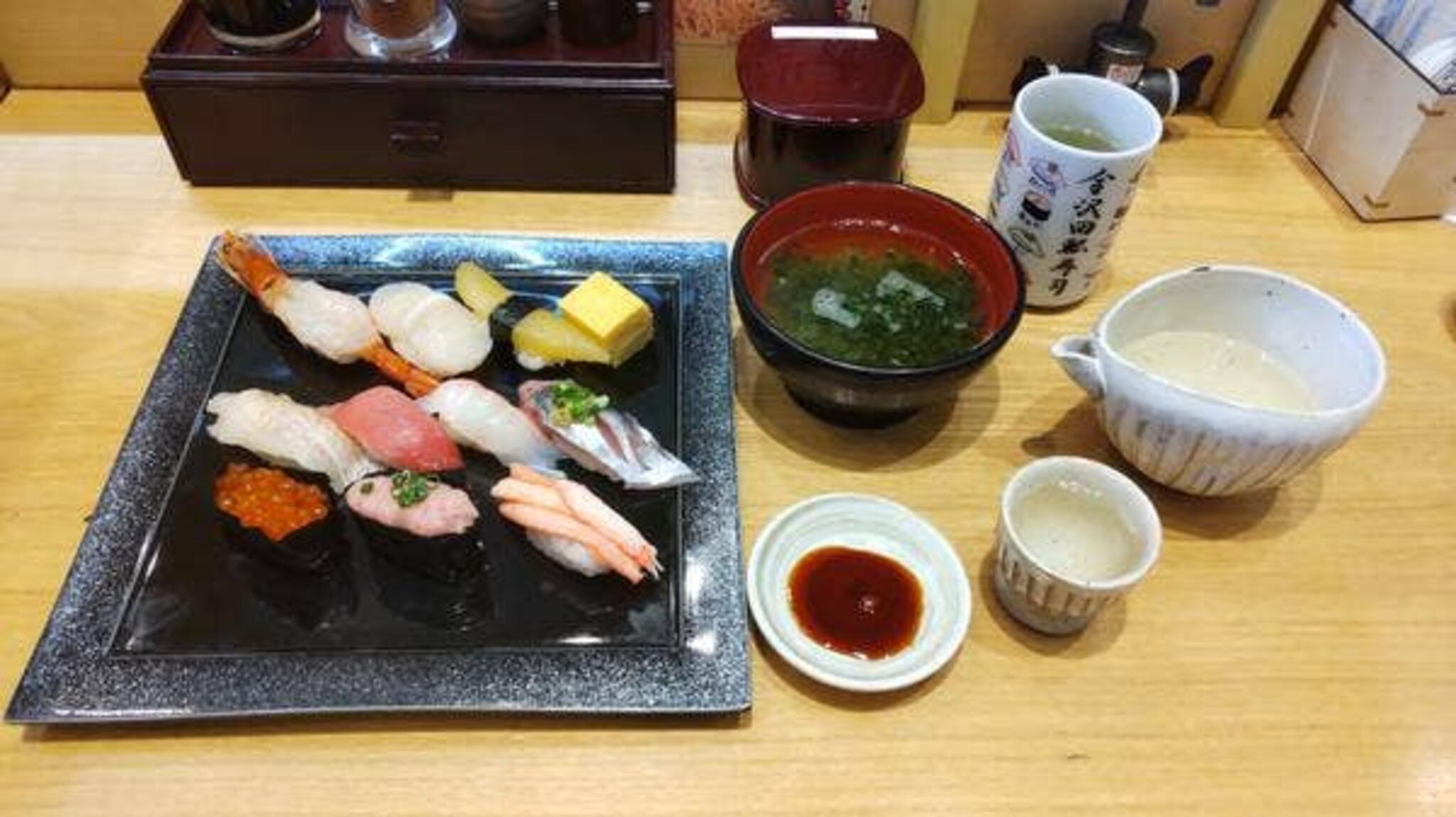 金沢回転寿司 輝らり 八王子オーパ店の代表写真9