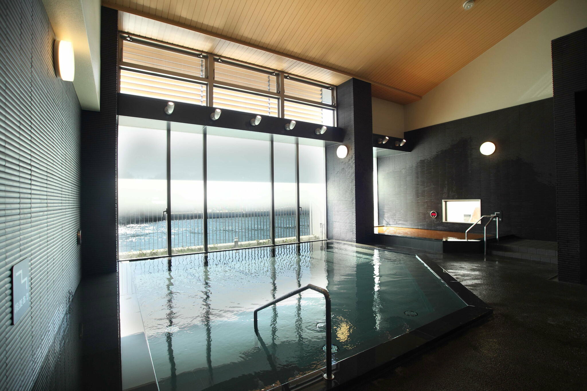 上関海峡温泉　鳩子の湯の代表写真3