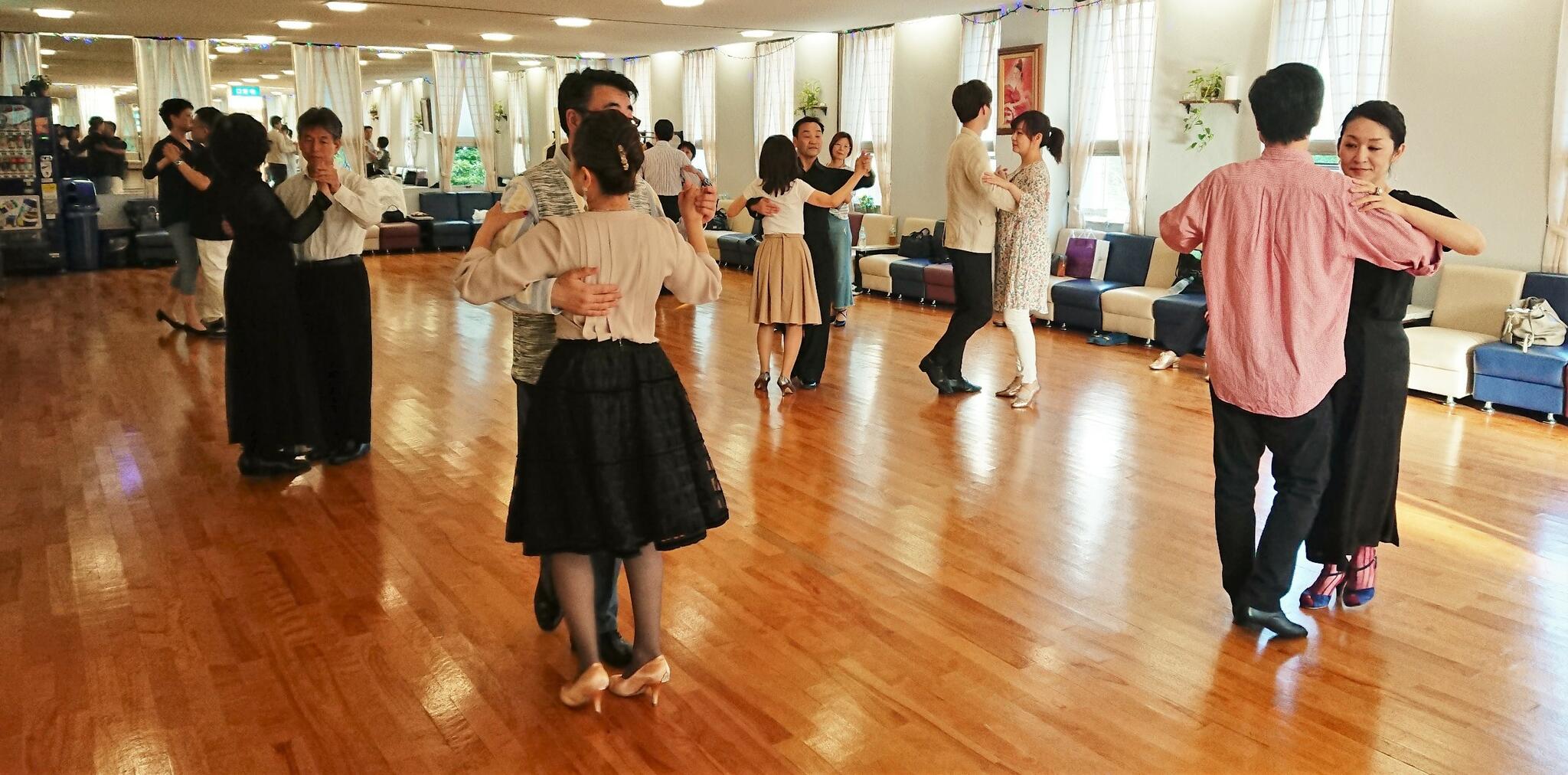 助川ダンス教室の代表写真3