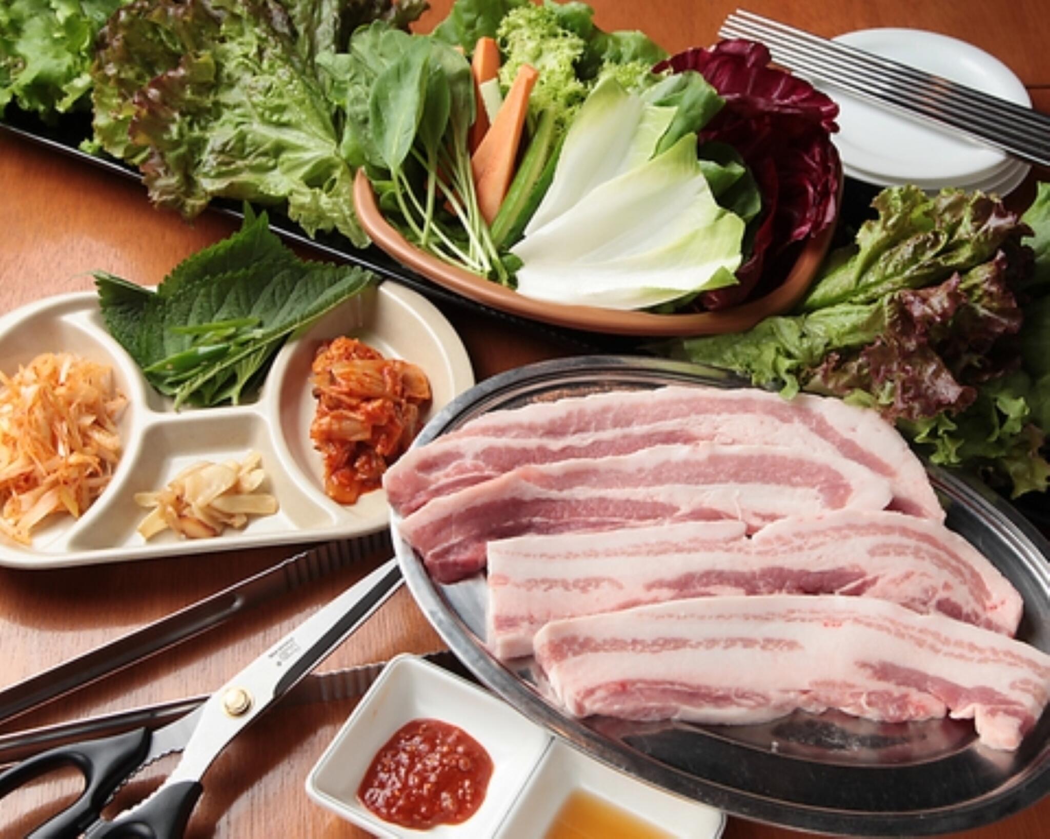 韓国料理とサムギョプサル 豚まるの代表写真1