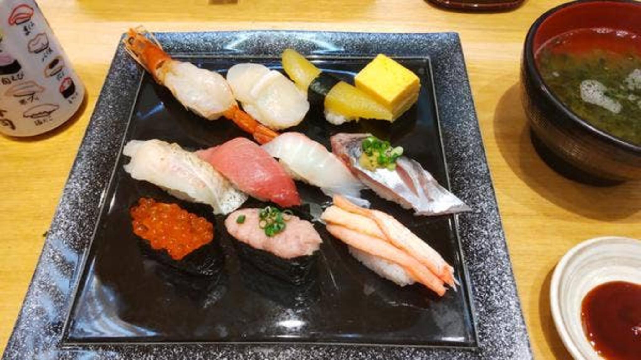 金沢回転寿司 輝らり 八王子オーパ店の代表写真3