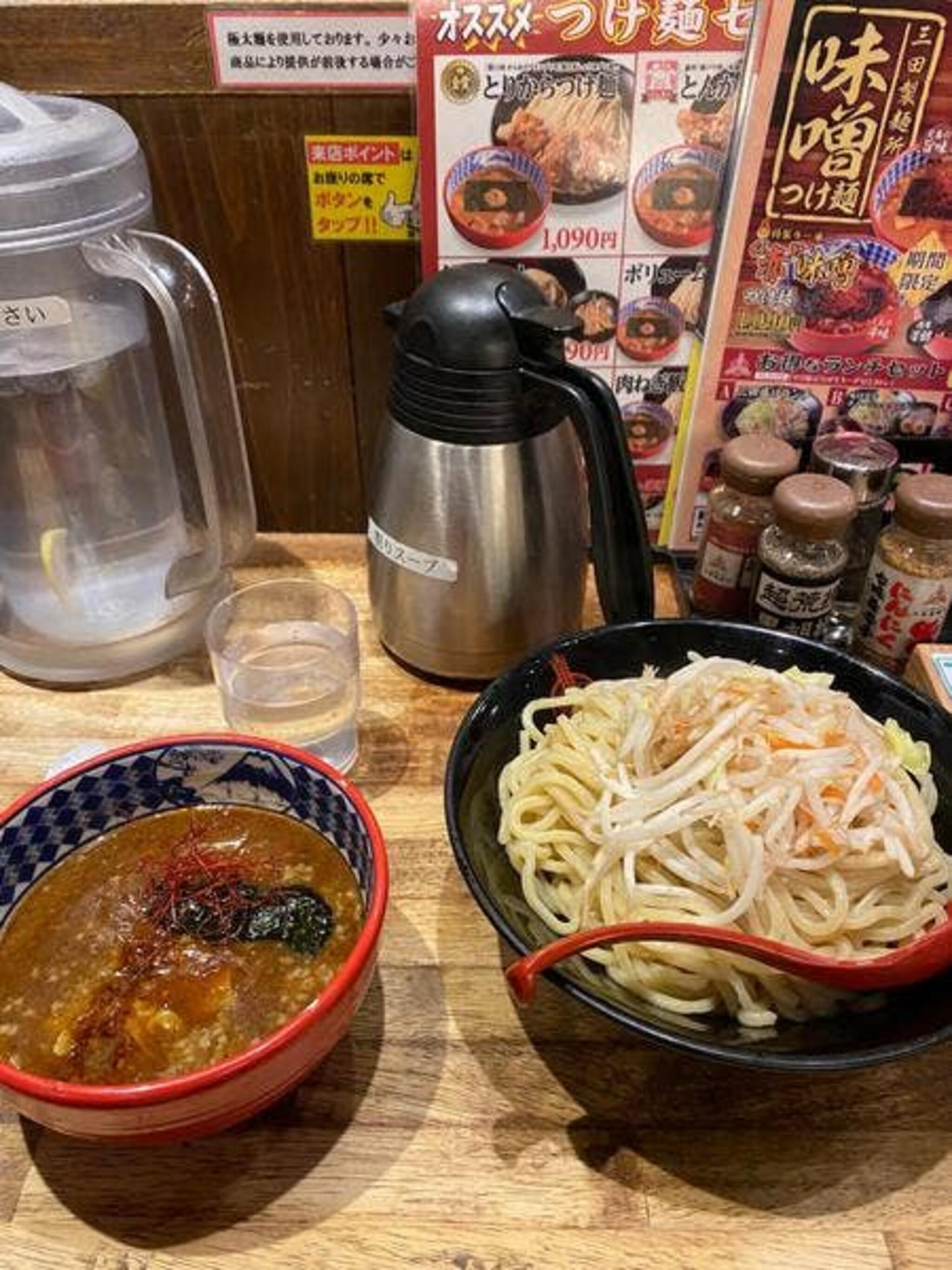 三田製麺所 新宿西口店の代表写真10