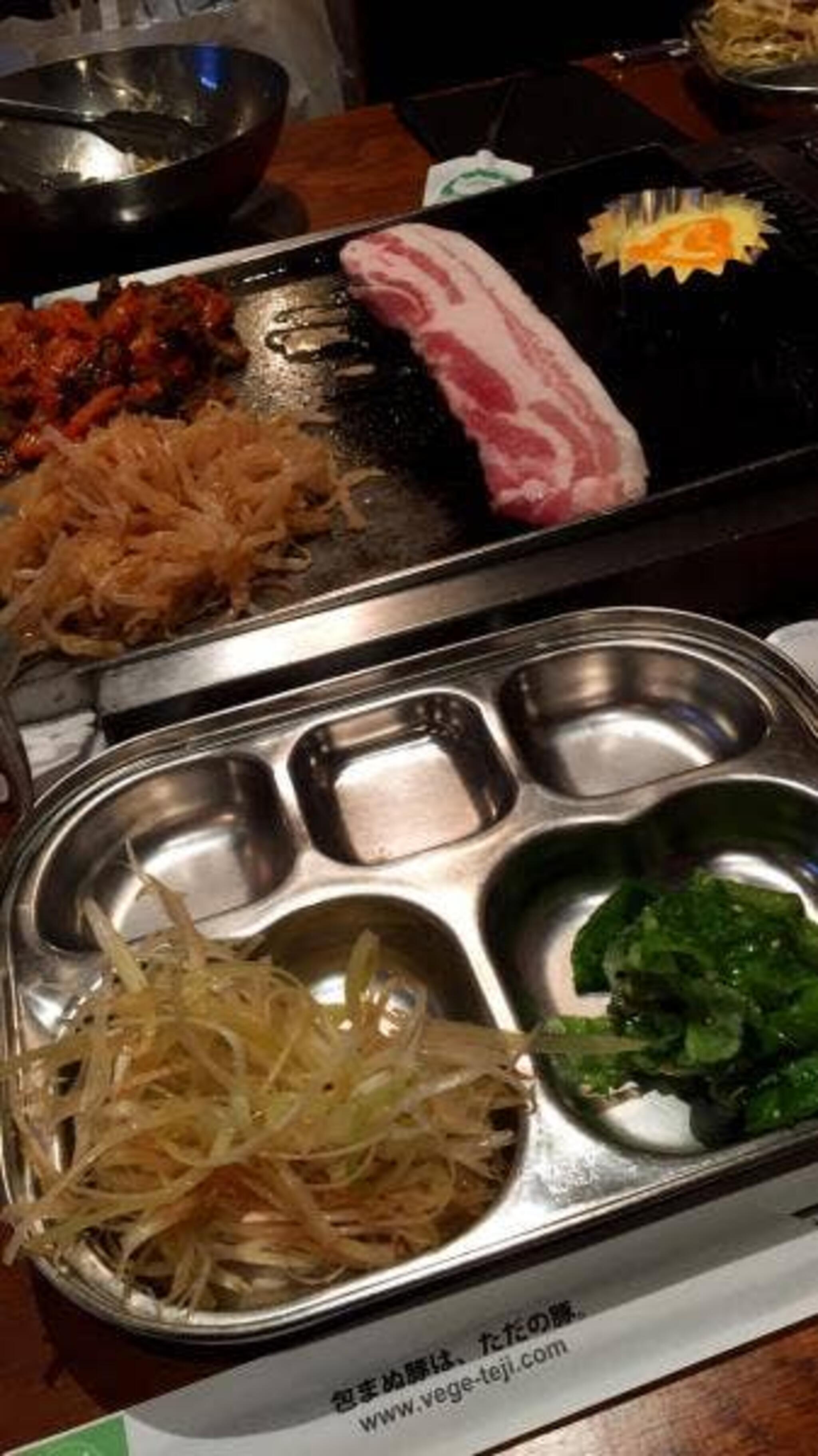 チーズとお肉の韓国料理 ベジテジや 栄店の代表写真2