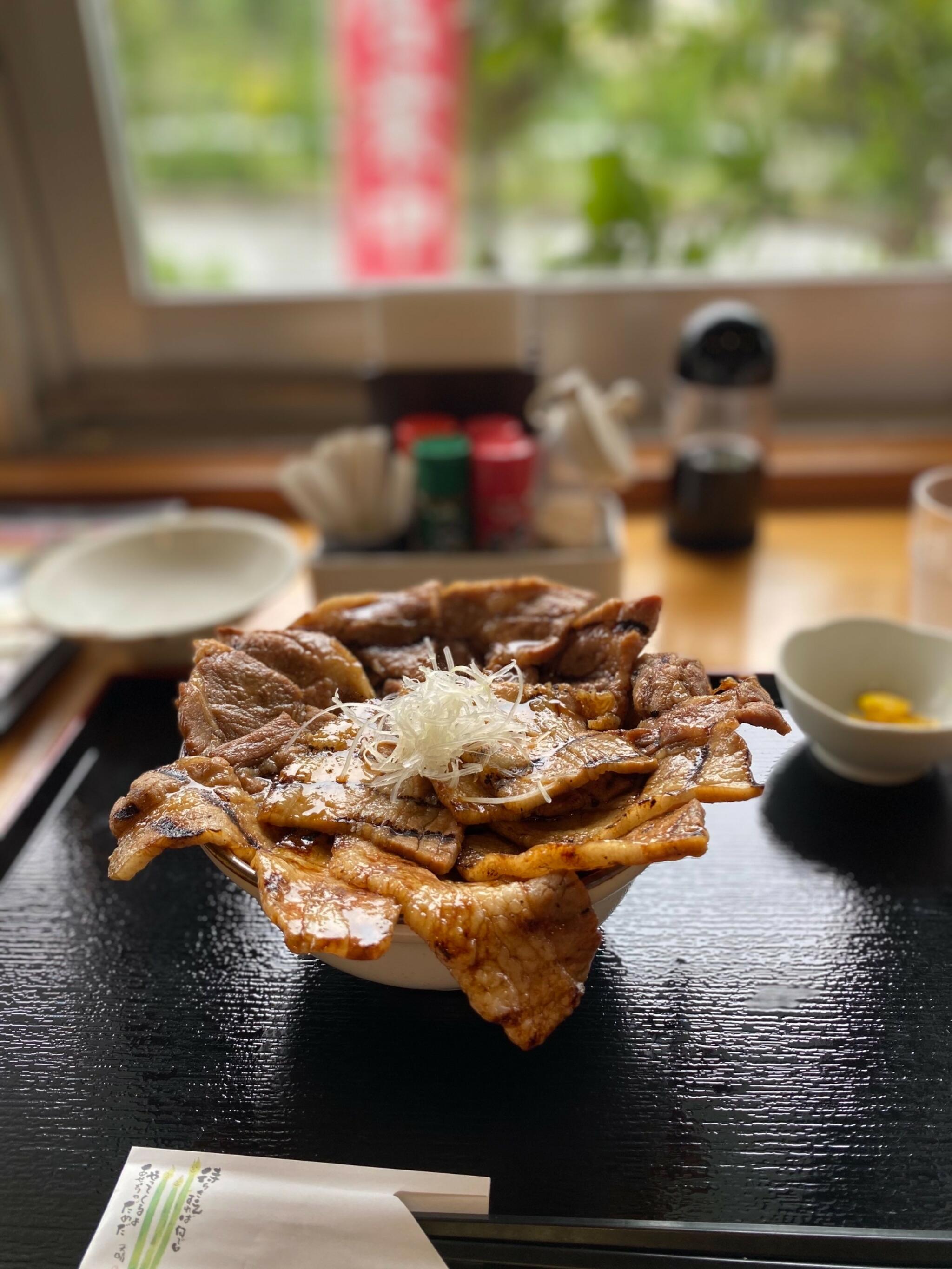 帯広豚丼 炭火焼き とんたん 沖縄1号店の代表写真1