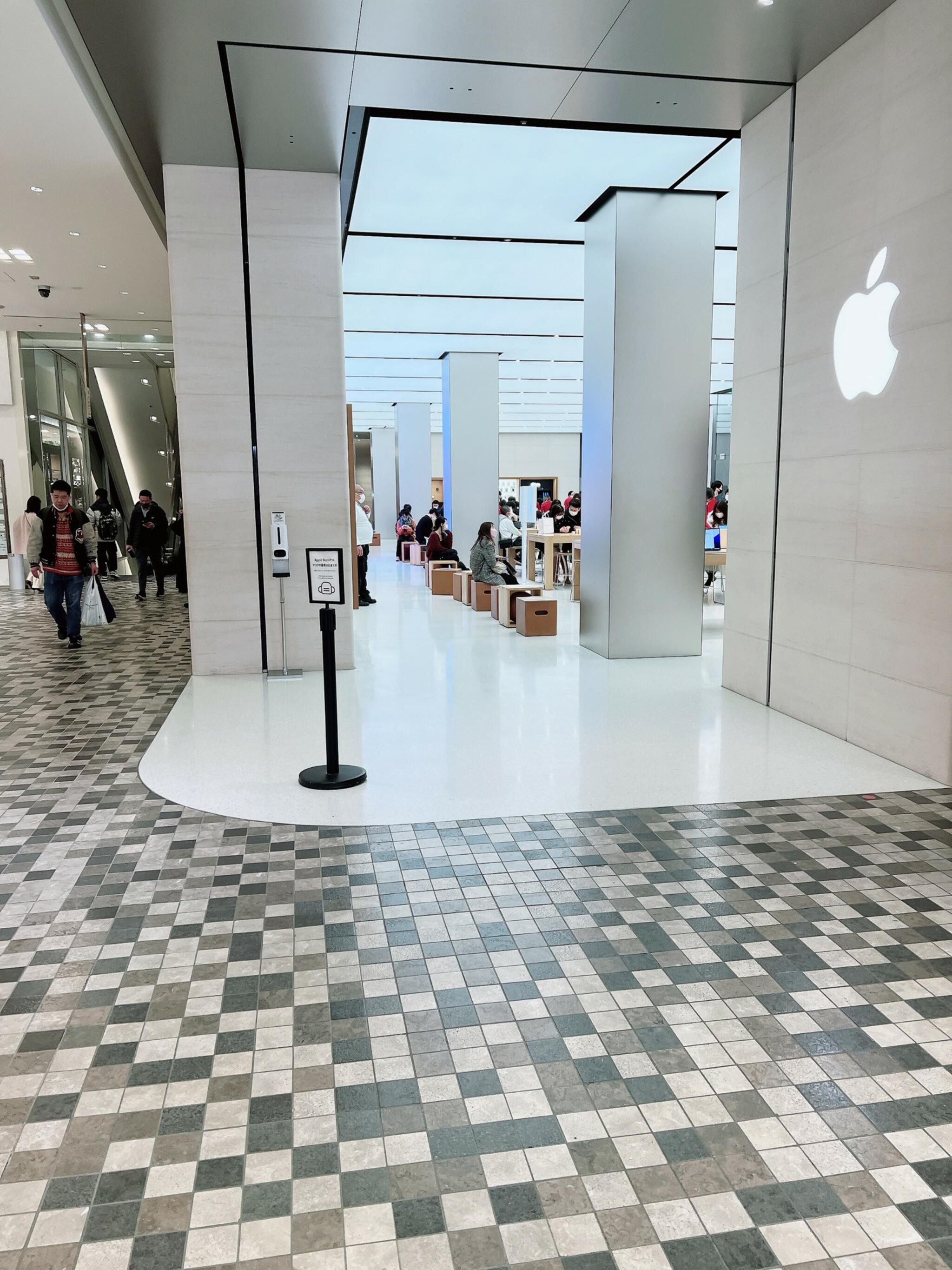 Apple 新宿の代表写真3