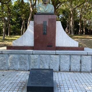 原口忠次郎顕彰碑 - 神戸市中央区港島中町 | Yahoo!マップ