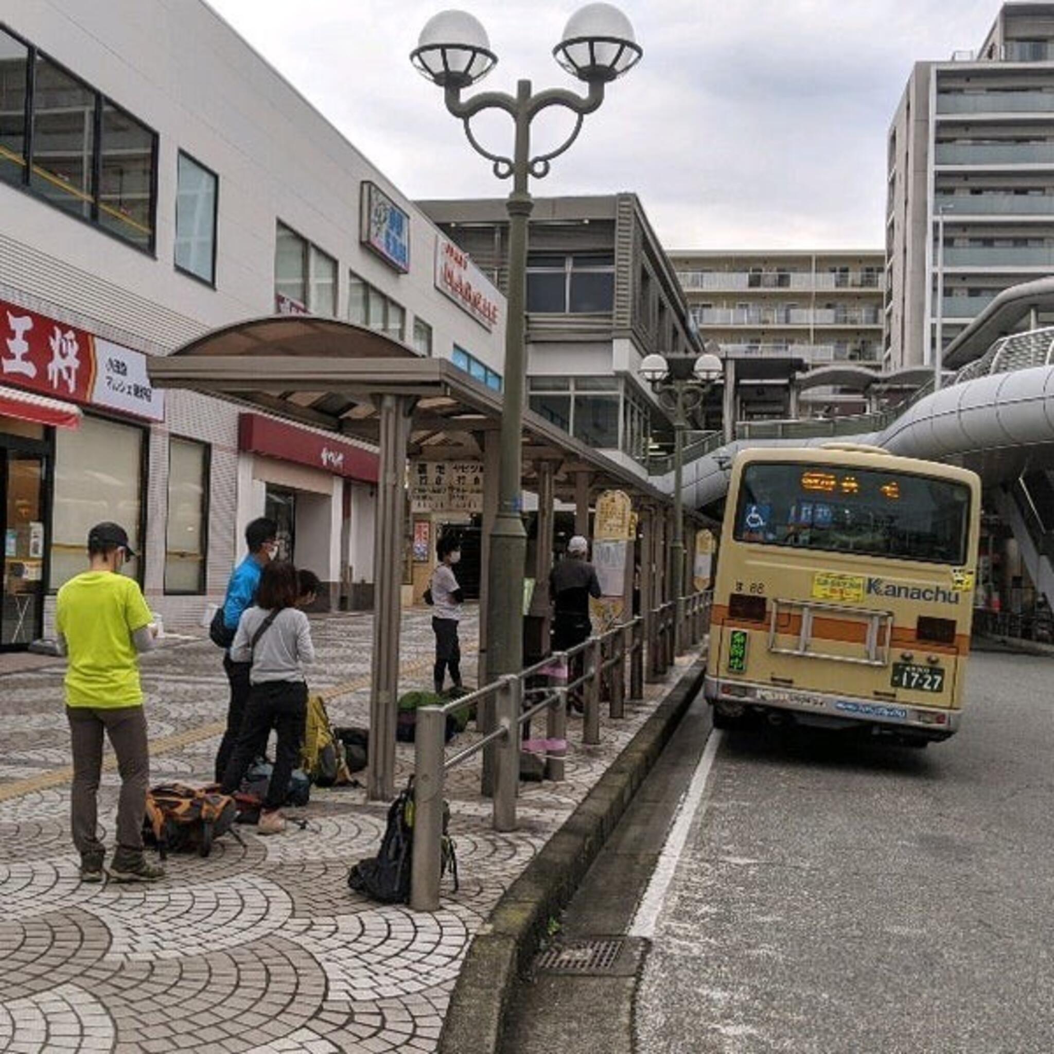 ストア 秦野 駅 バス