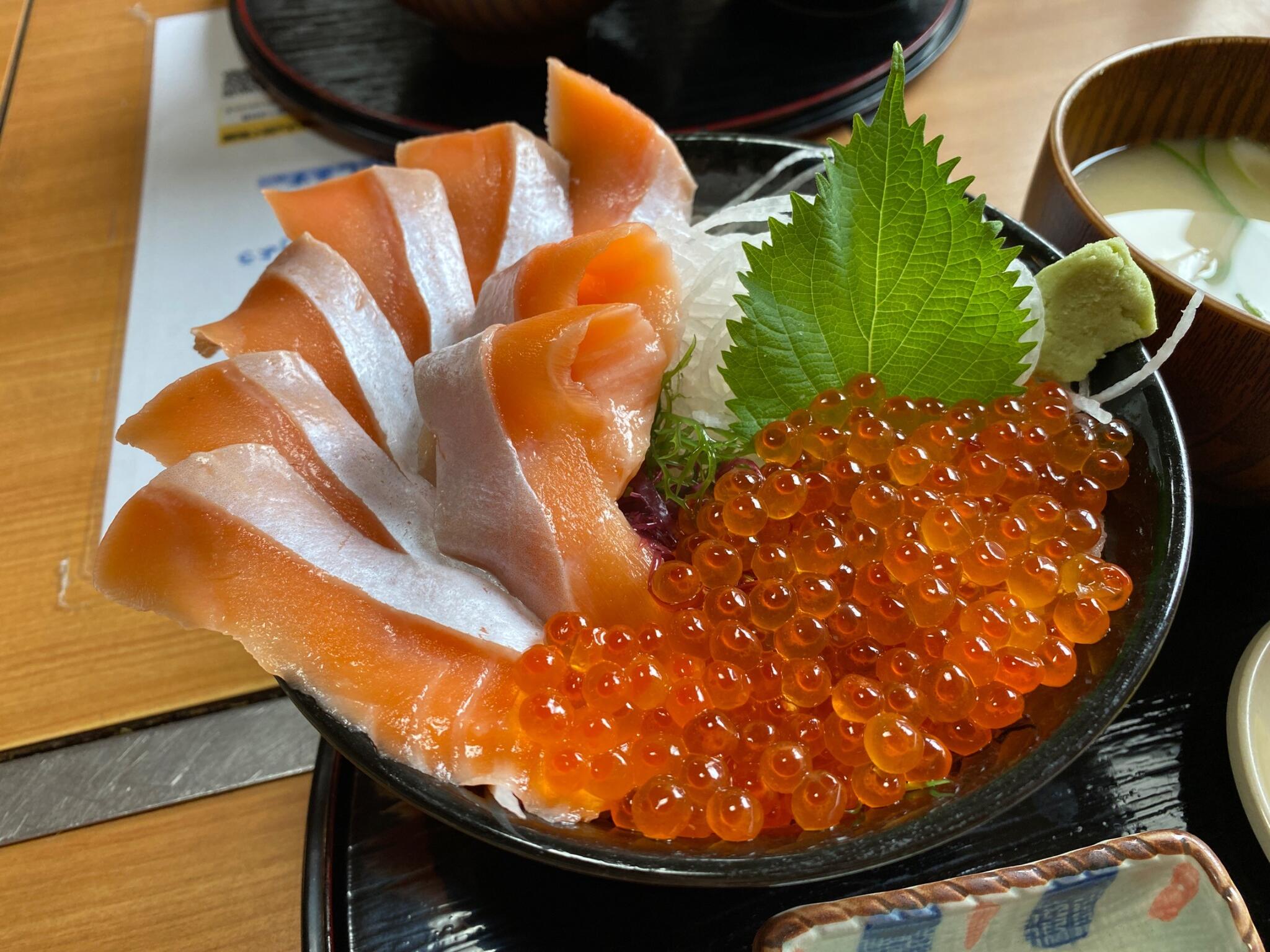 海鮮食堂 よってけまるとみ(海鮮丼)>