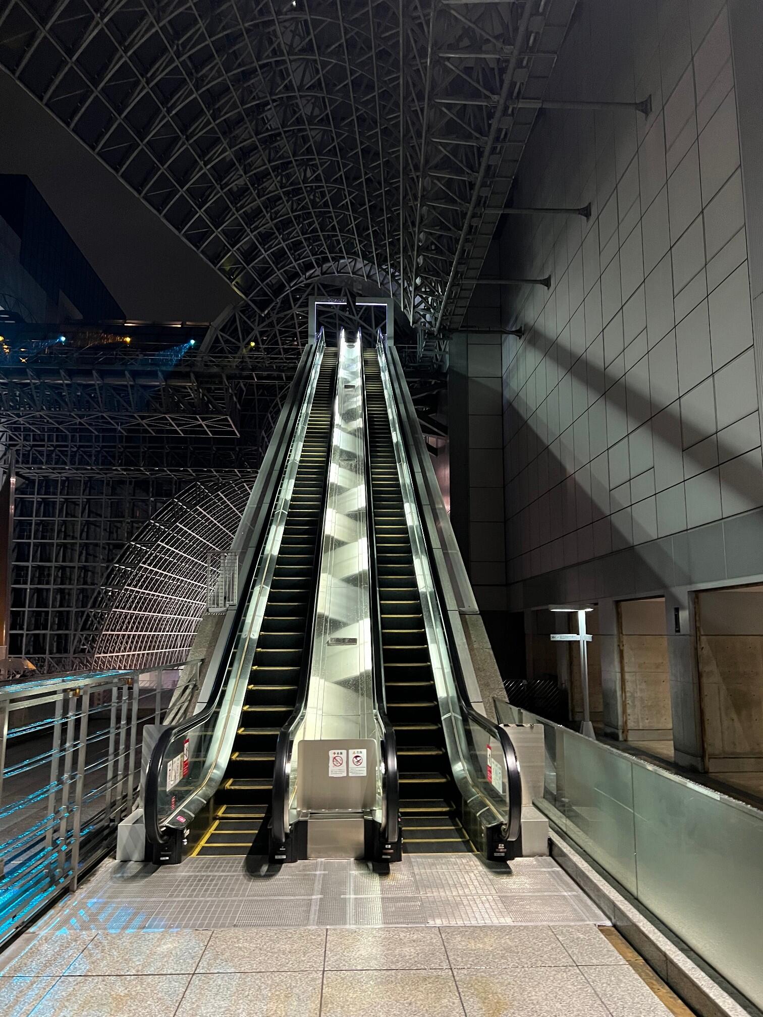 京都駅ビル空中経路 - 京都市下京区東塩小路町/観光名所 | Yahoo!マップ