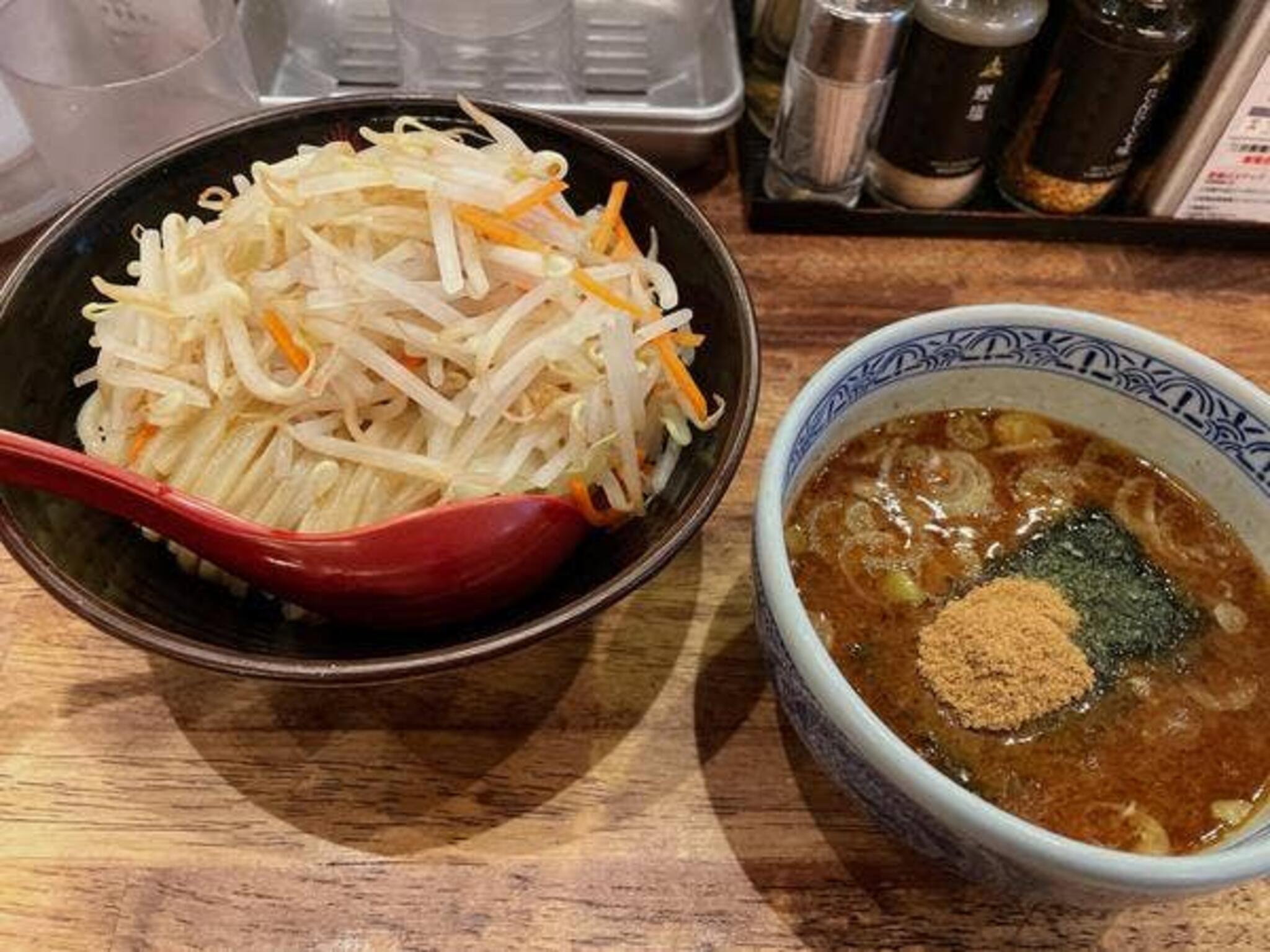 三田製麺所 新宿西口店の代表写真4