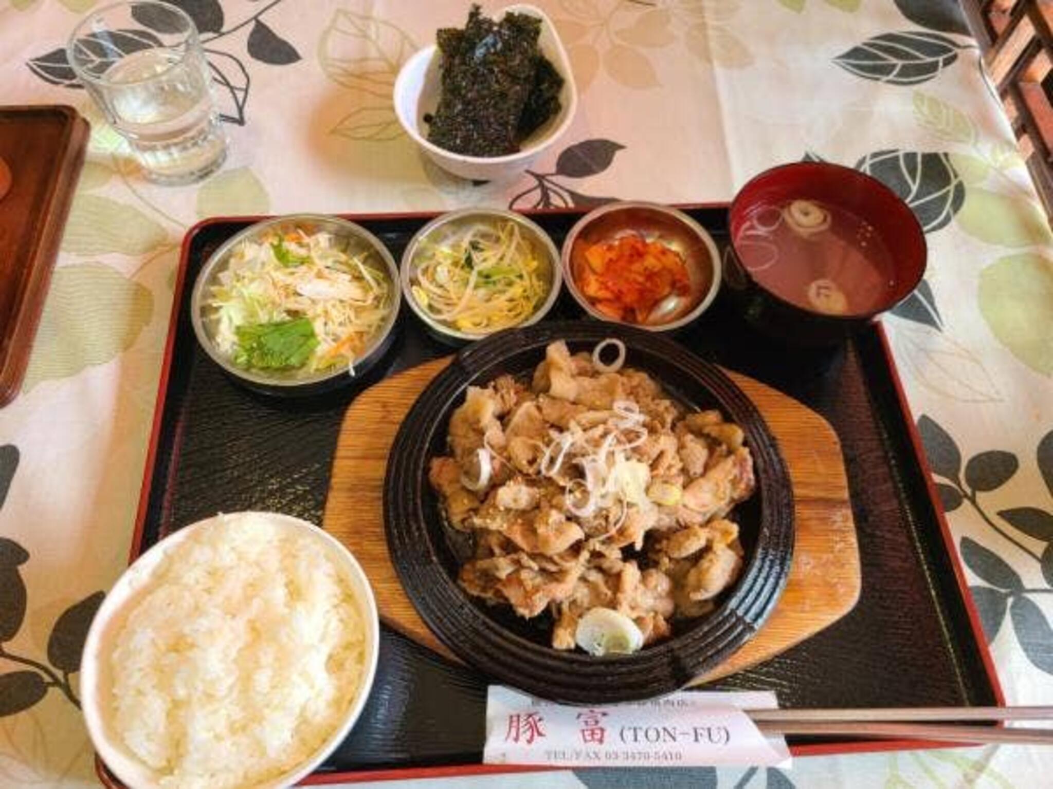 韓国家庭料理 青山 豚富の代表写真4