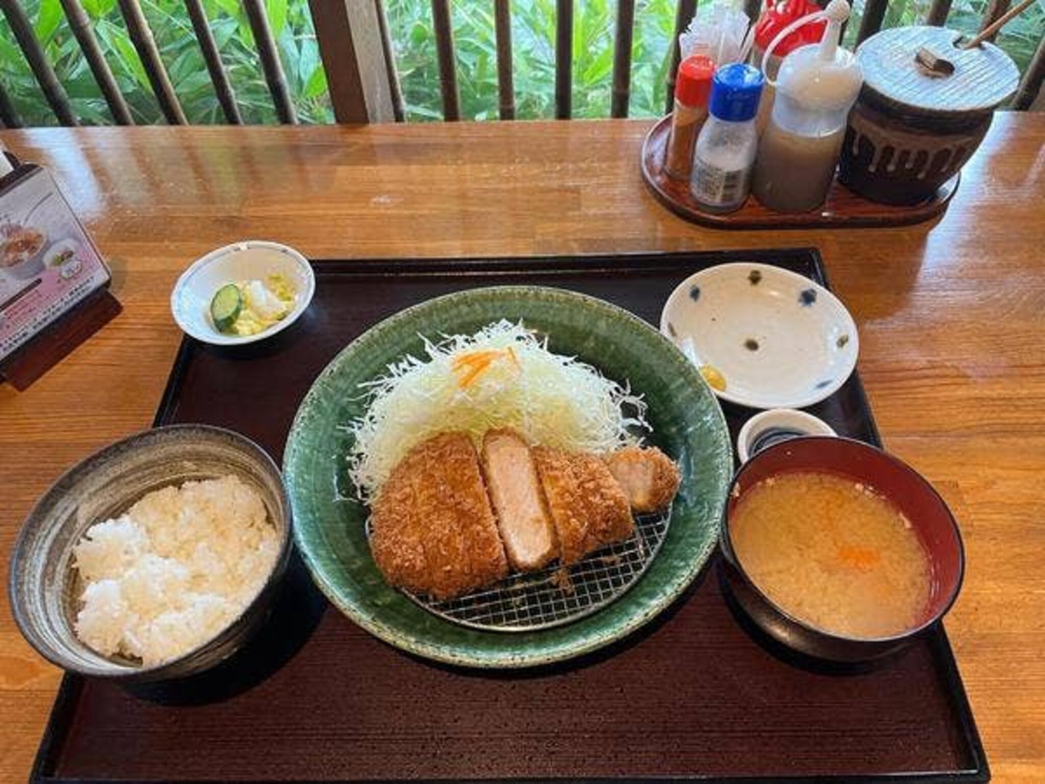 富山豚食堂 かつたまの代表写真5