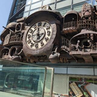 宮崎駿デザインの日テレ大時計の写真4
