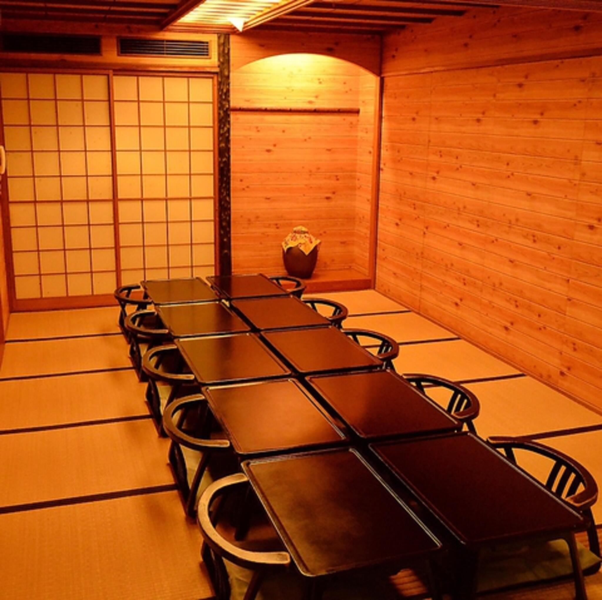 琉球料理と琉球舞踊 四つ竹 久米店の代表写真4
