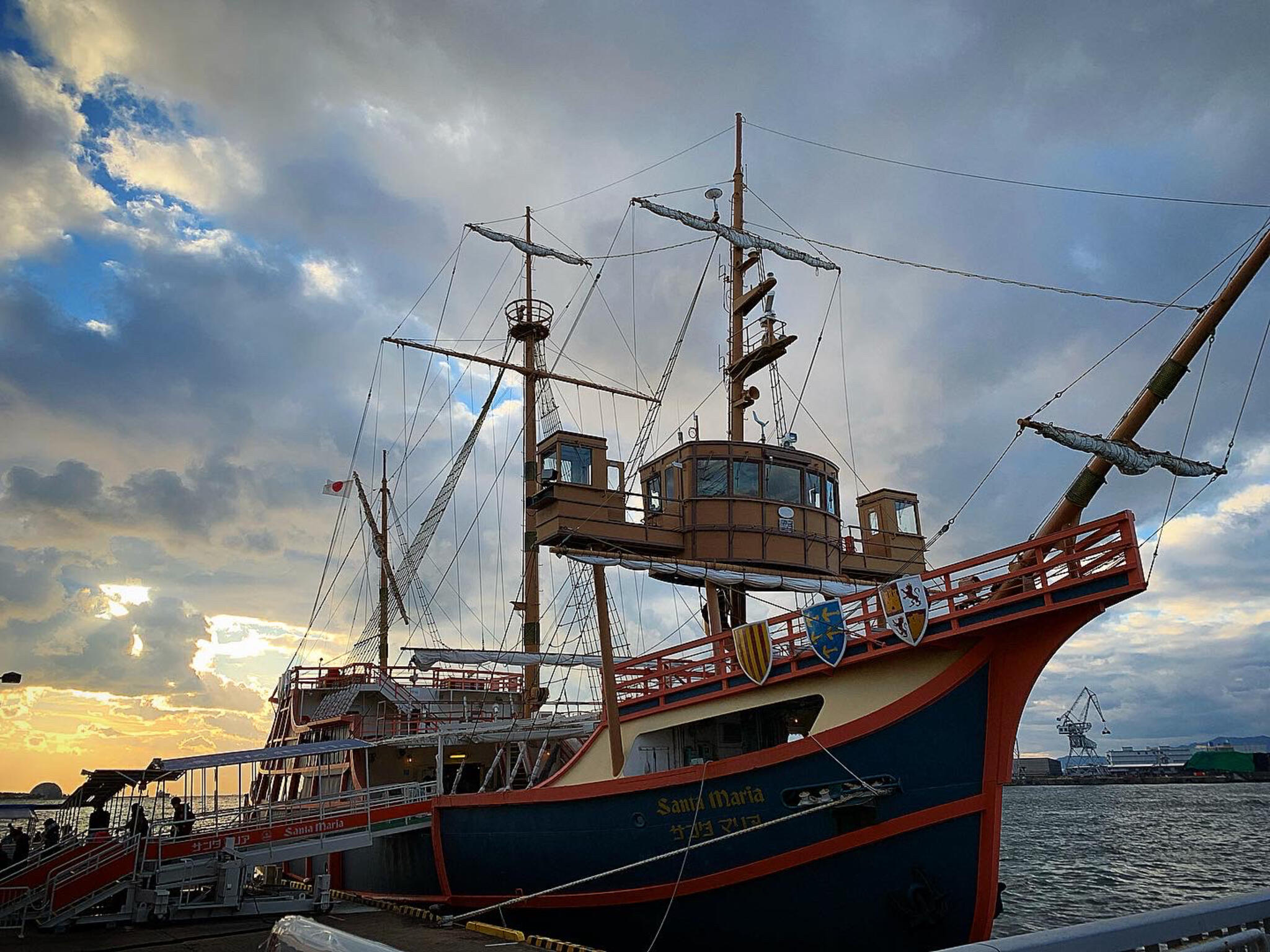 大阪港帆船型観光船サンタマリアの代表写真9