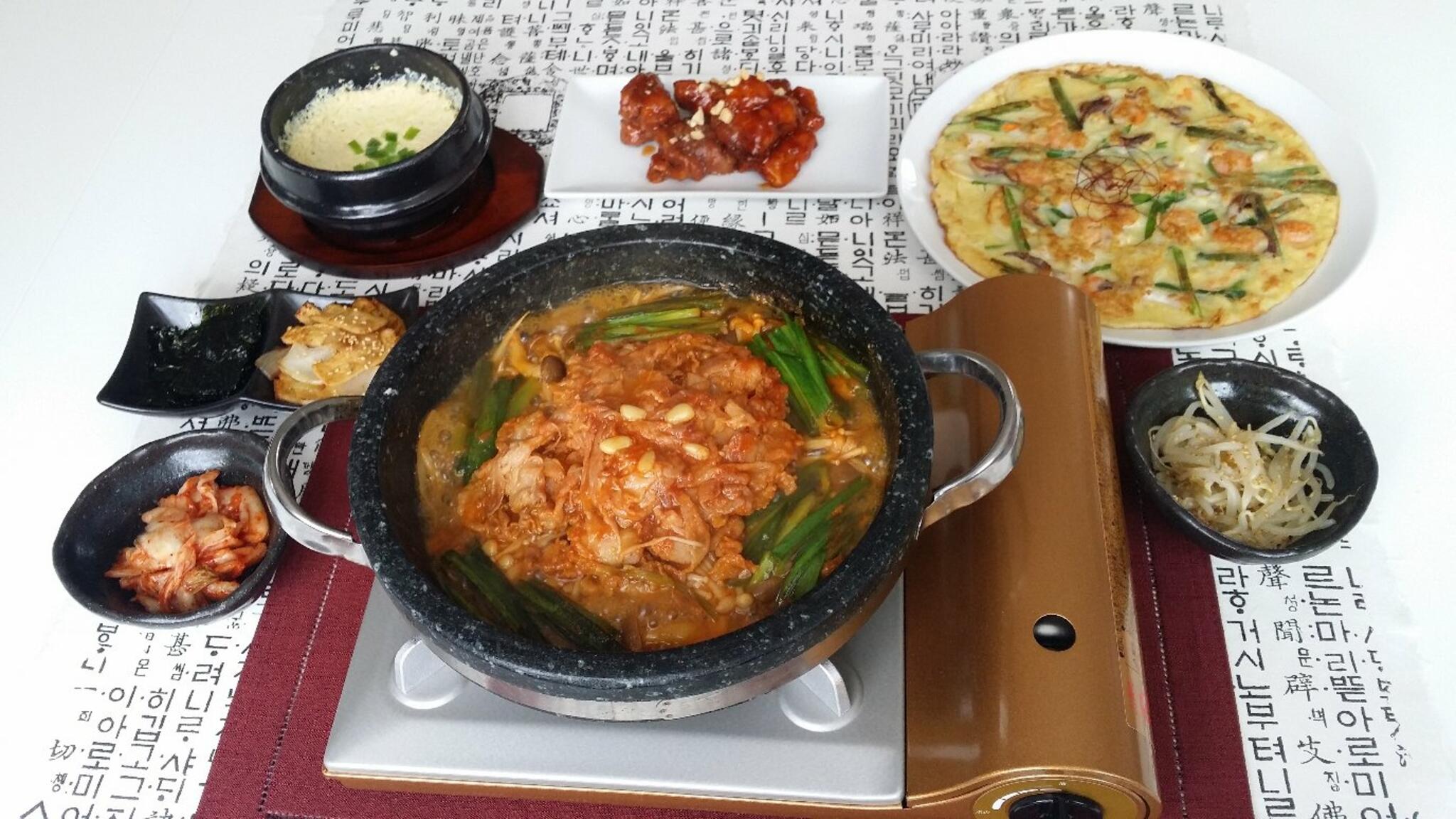 韓国母の旨辛味 ちょるほん鍋の代表写真3