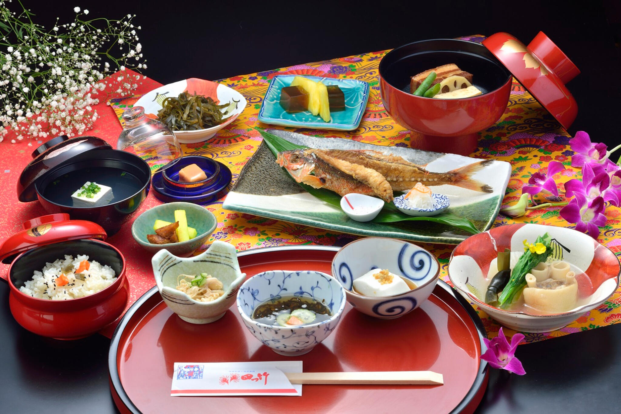 琉球料理と琉球舞踊 四つ竹 久米店の代表写真1