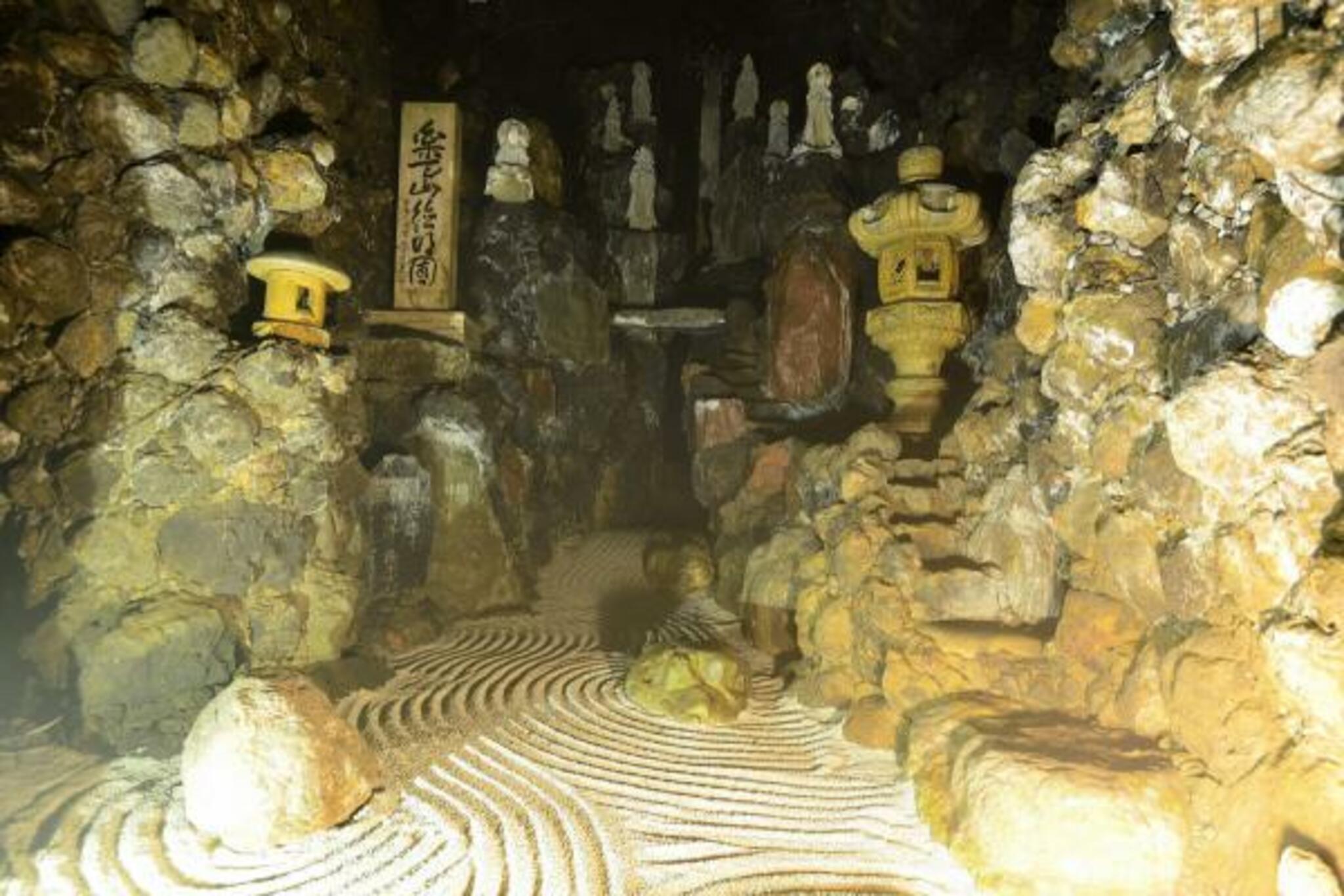 洞窟観音・山徳記念館の代表写真4