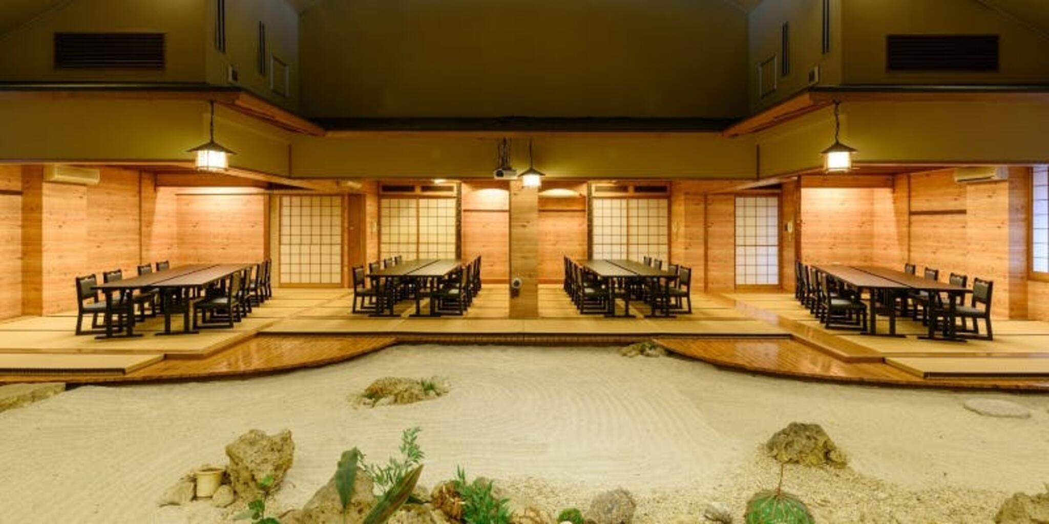 琉球料理と琉球舞踊 四つ竹 久米店の代表写真3