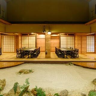 琉球料理と琉球舞踊 四つ竹 久米店の写真3