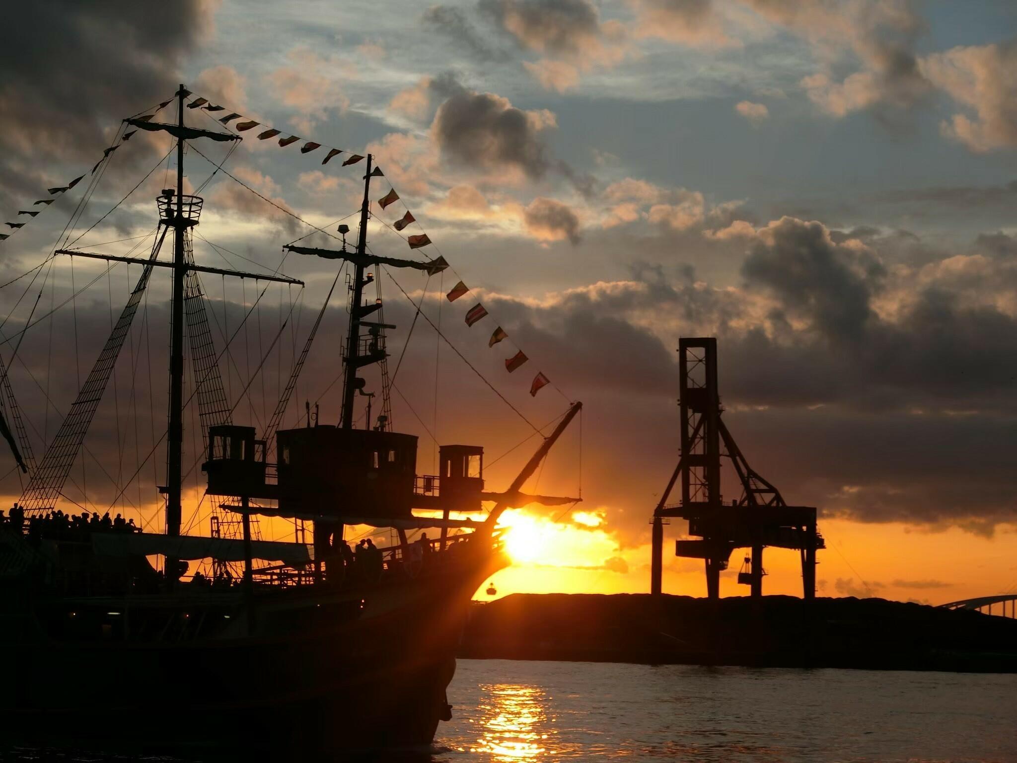 大阪港帆船型観光船サンタマリアの代表写真7