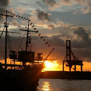 大阪港帆船型観光船サンタマリアの写真7