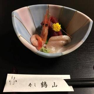 鶴山寿司の写真1