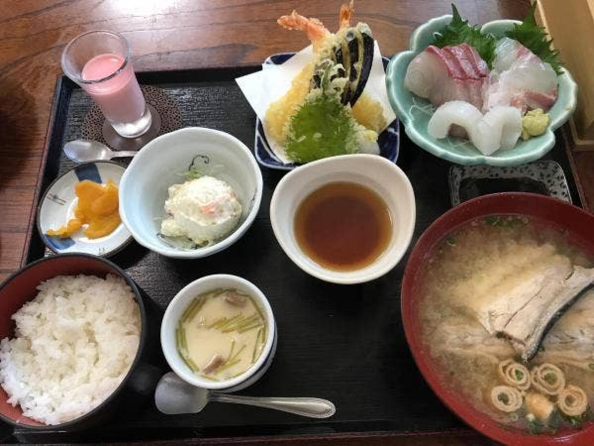 魚屋の寿司 東信の代表写真9