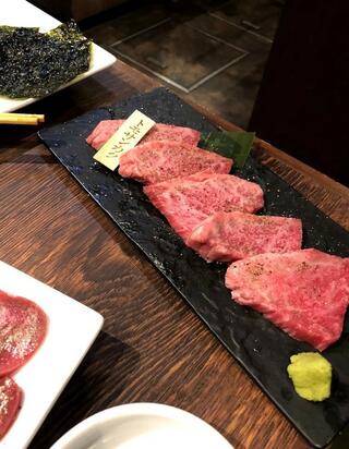 和牛塩焼肉ブラックホール 新宿三丁目店のクチコミ写真1