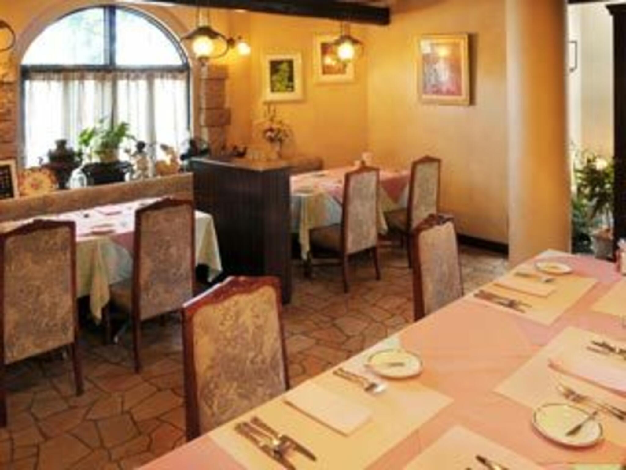 フランス食堂 ラ・プーラルドの代表写真8