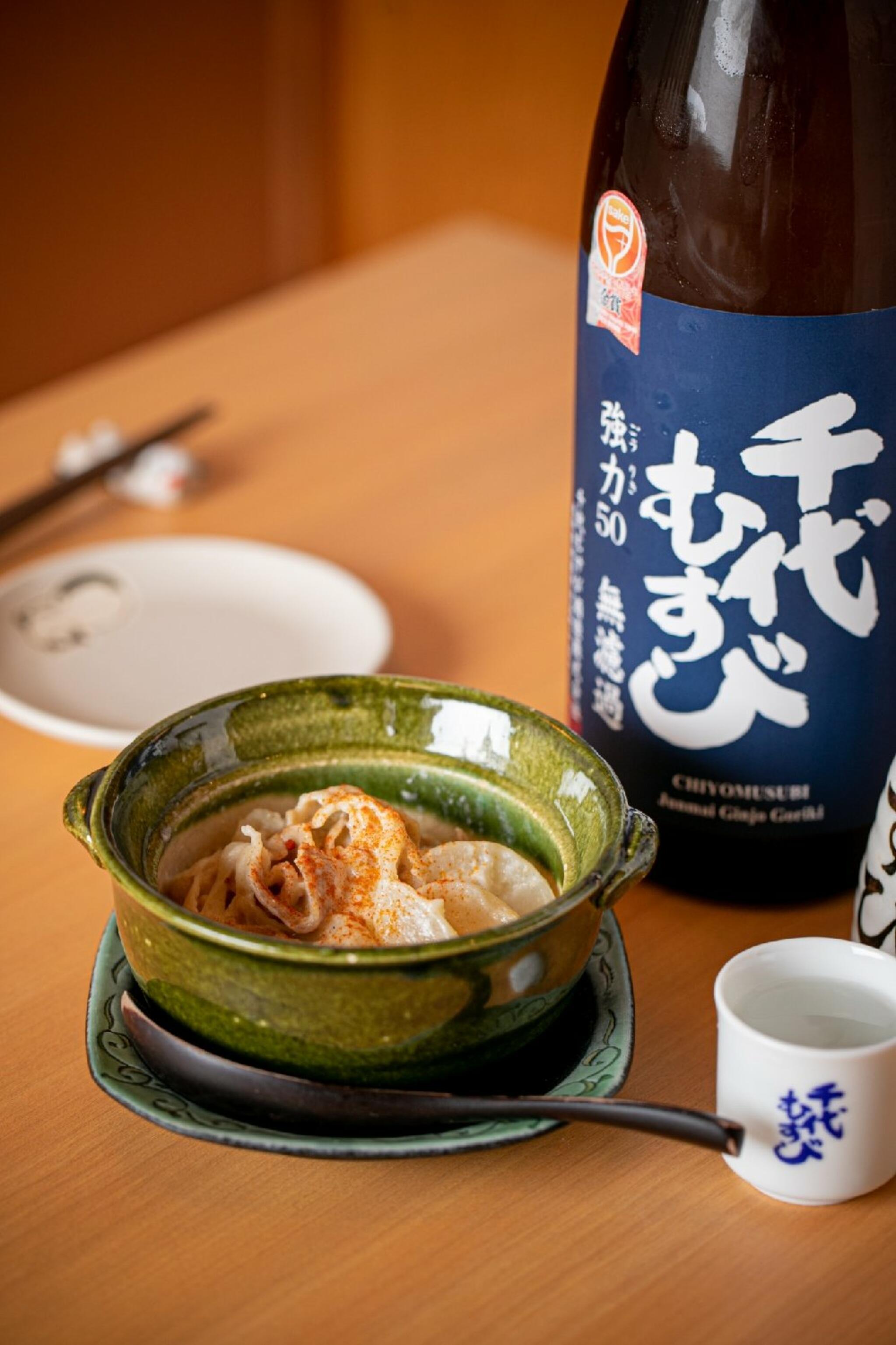 日本酒と肴と卵 猫と卵の代表写真6