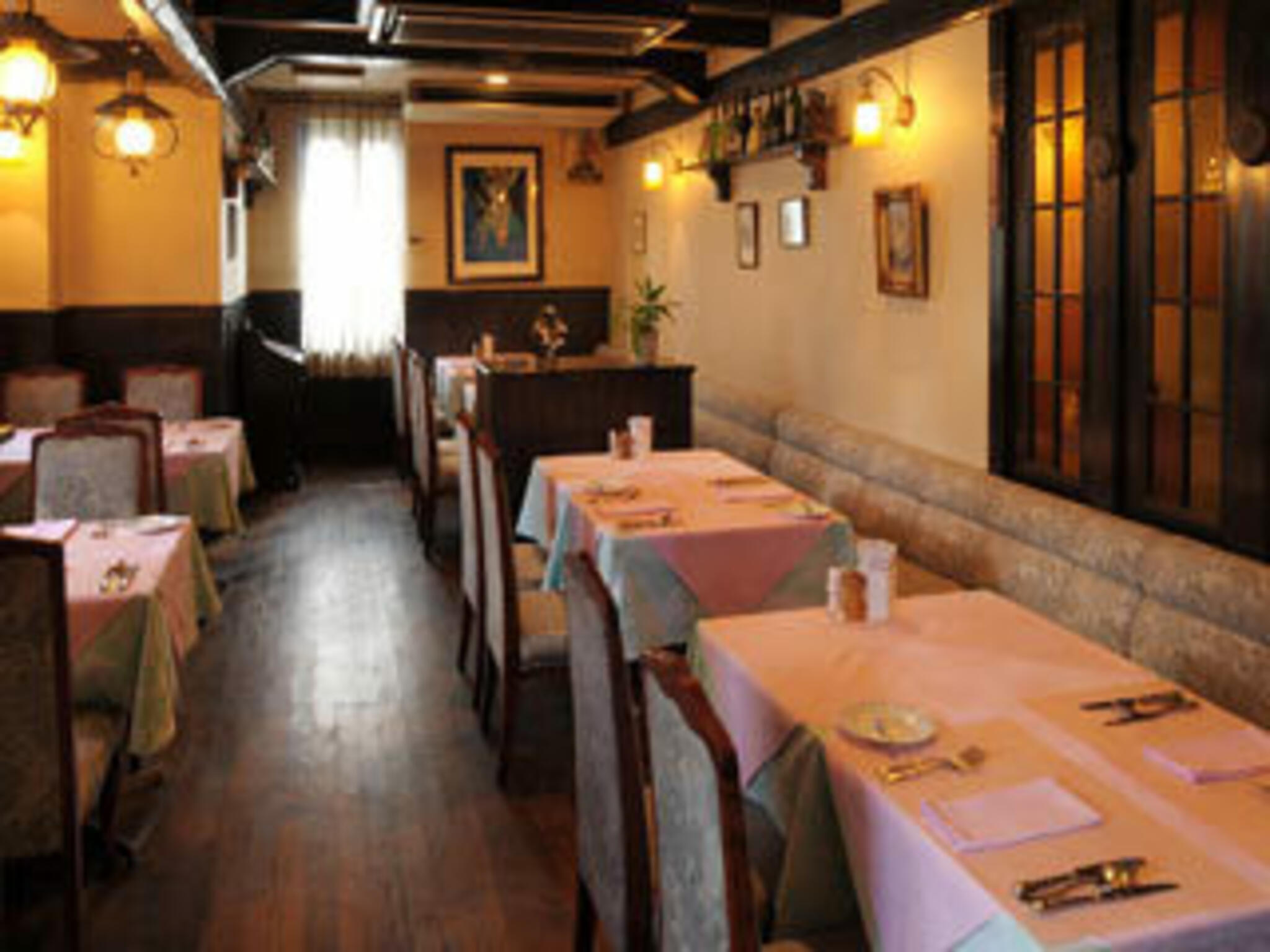 フランス食堂 ラ・プーラルドの代表写真2