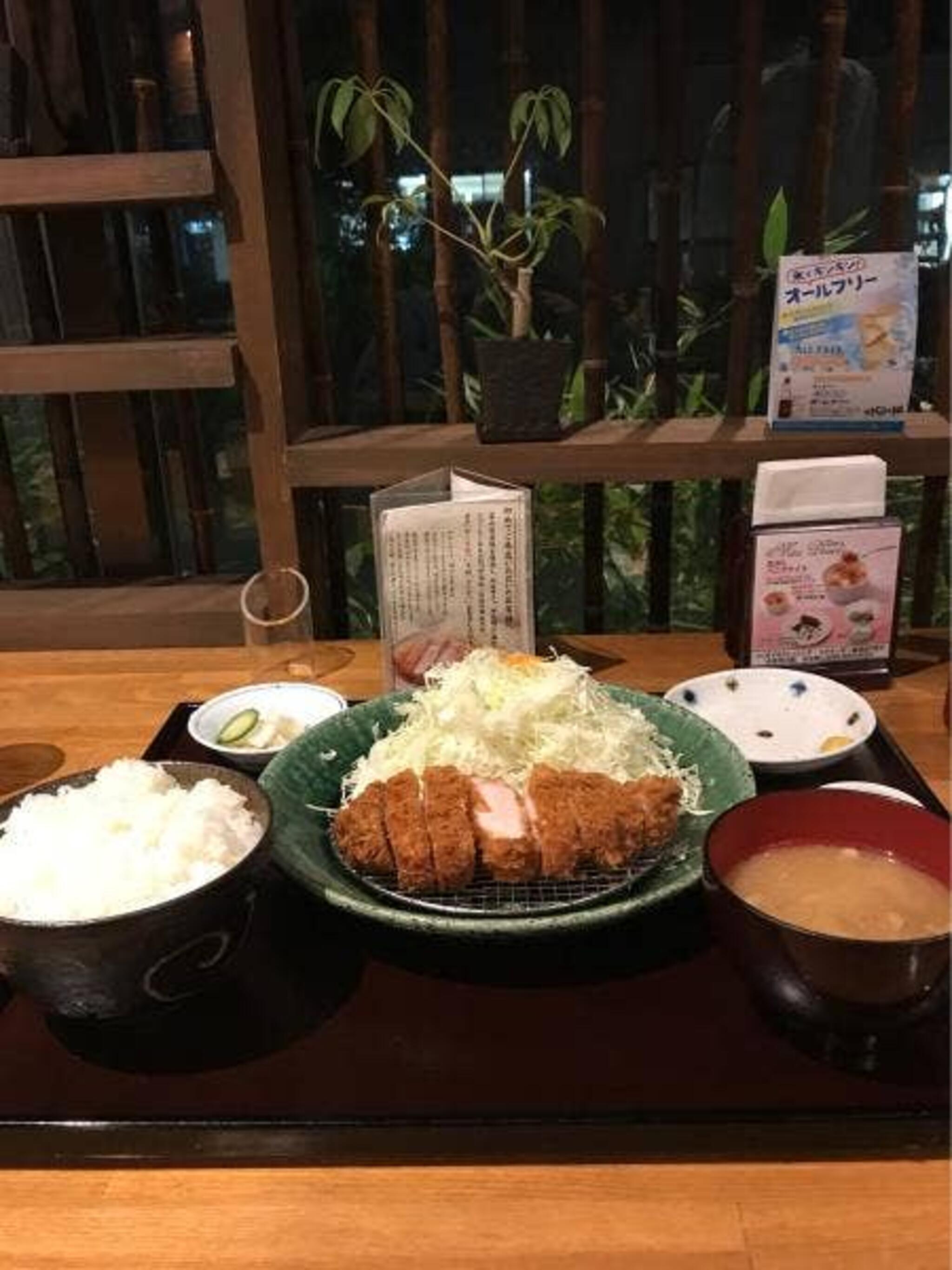 富山豚食堂 かつたまの代表写真2