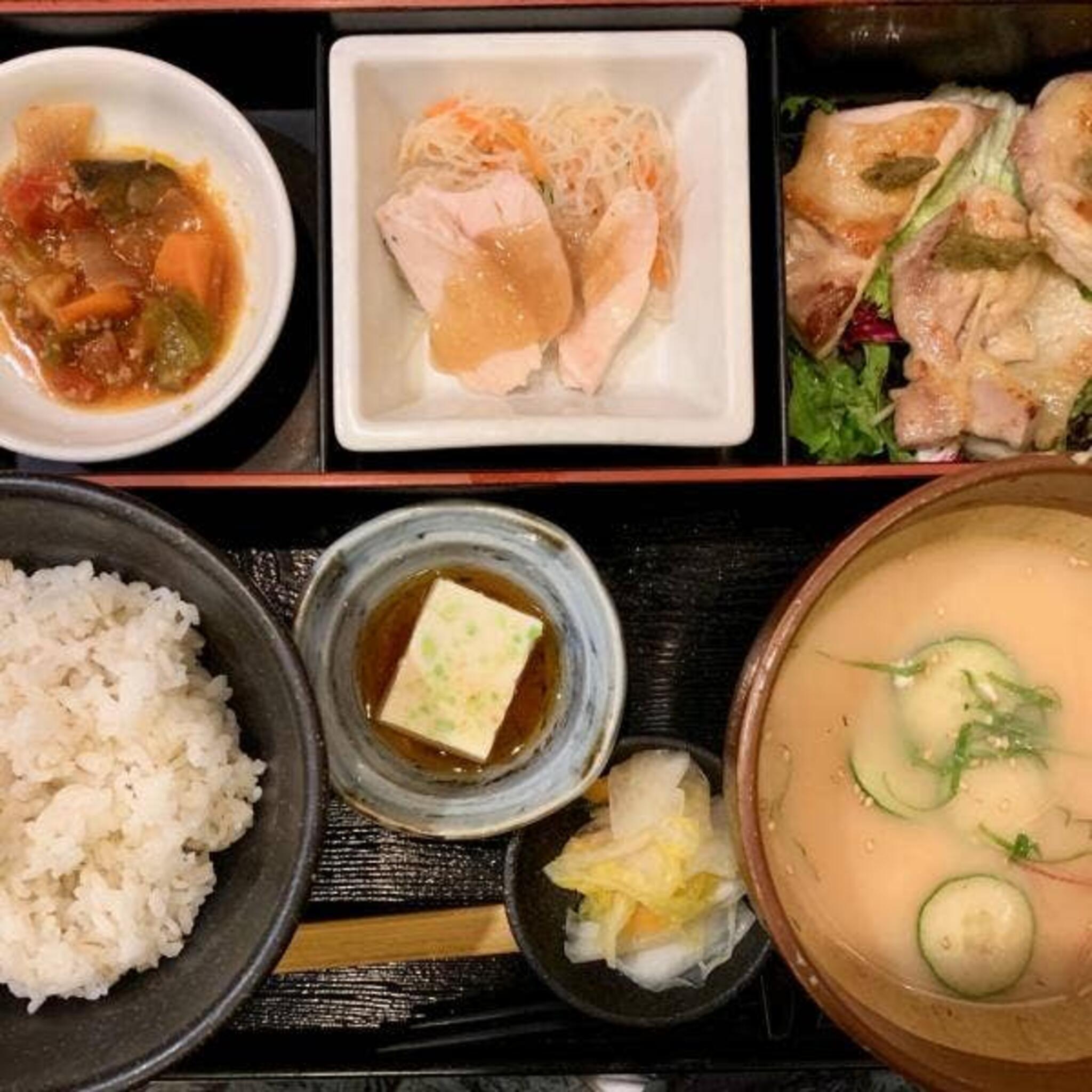赤坂 鶏料理 よ志多の代表写真8