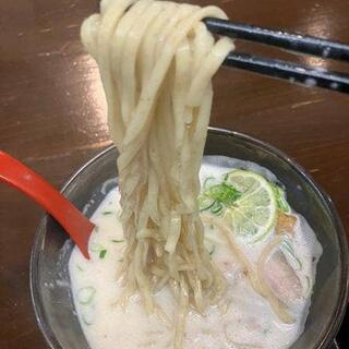 豚白湯創作麺処友池の写真12