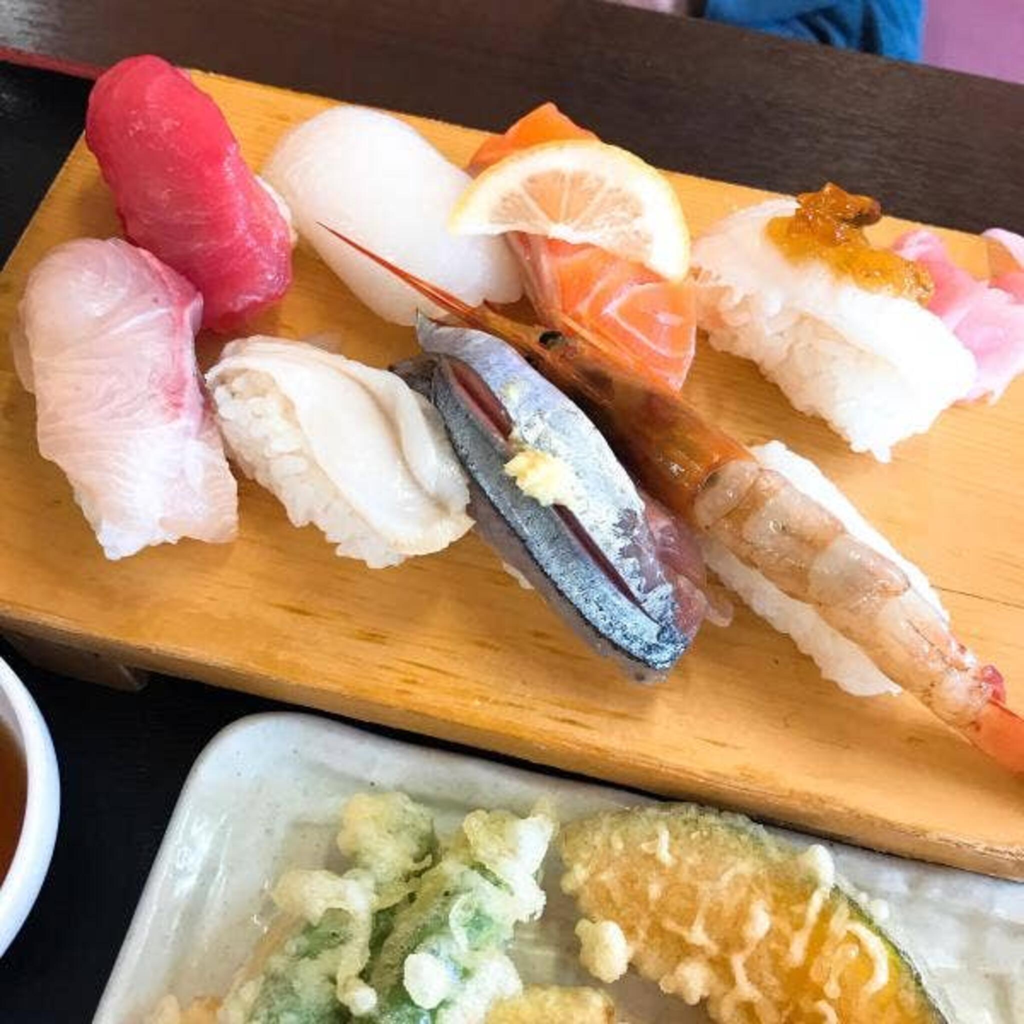 海鮮すし食堂 にほんのうみ 刈谷駅前店の代表写真9
