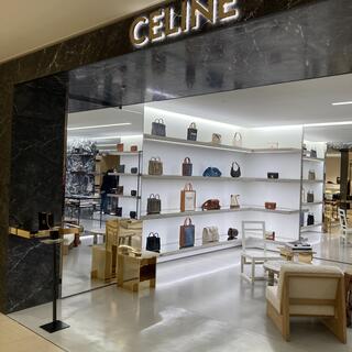 CELINE 銀座松屋 - 中央区銀座/ハイブランド | Yahoo!マップ