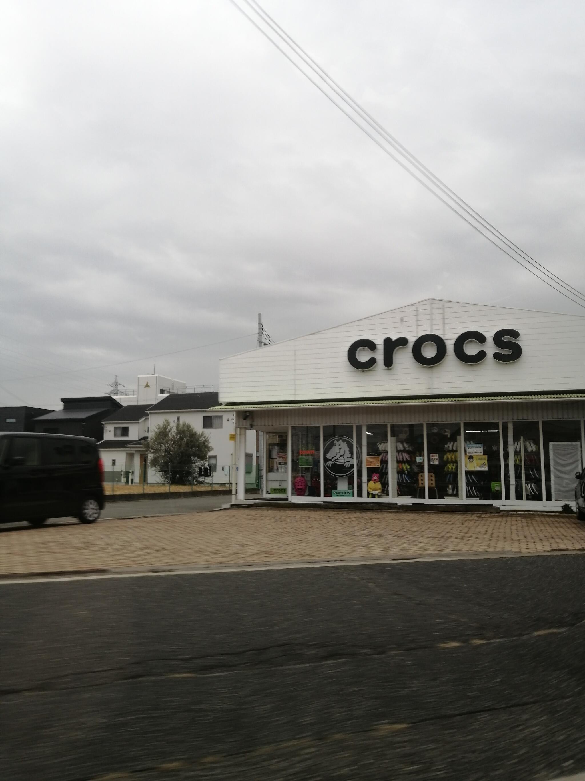 Willowbrook discount mall crocs