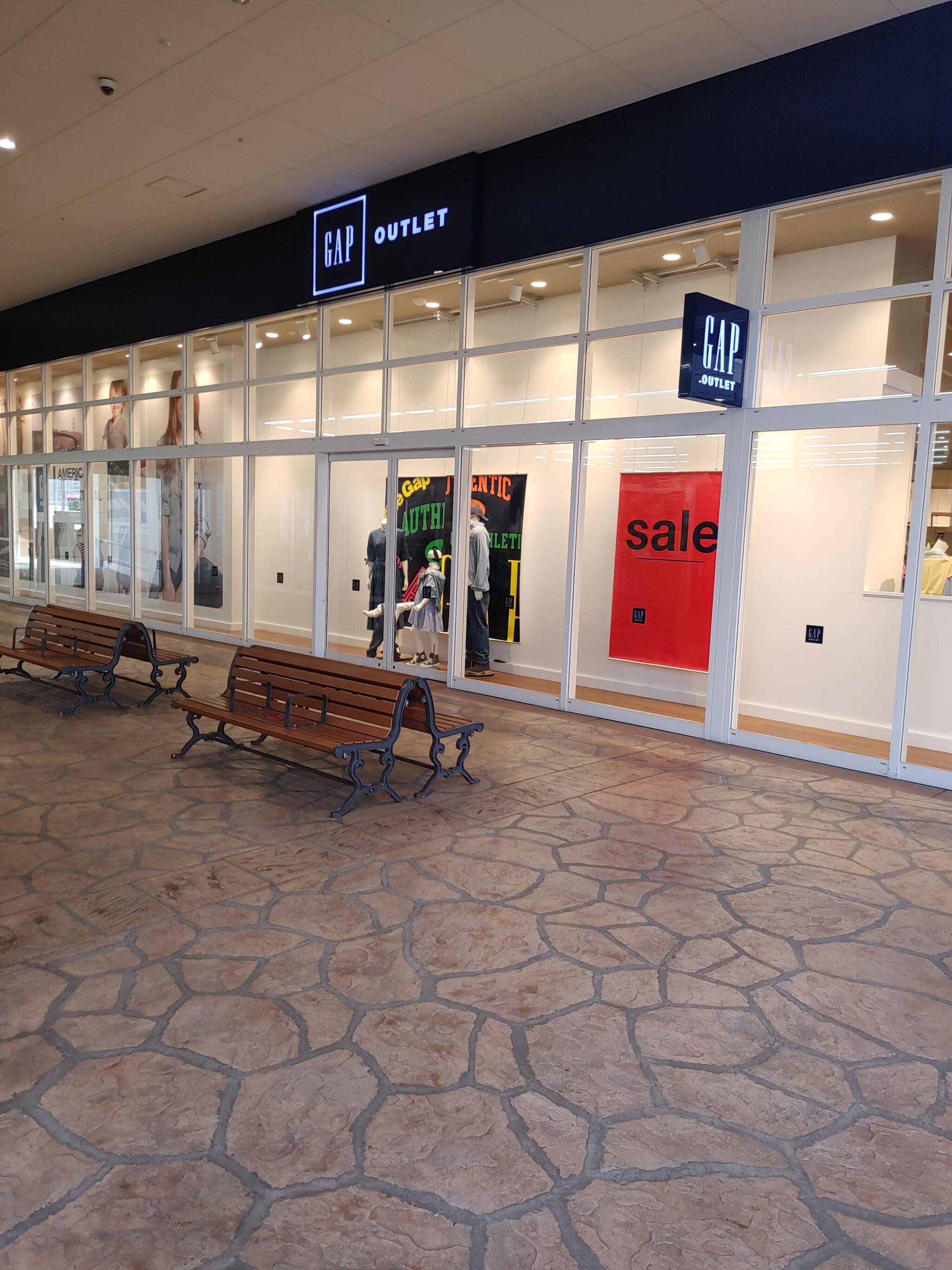 GAP Outlet イオンタウン防府店の代表写真4