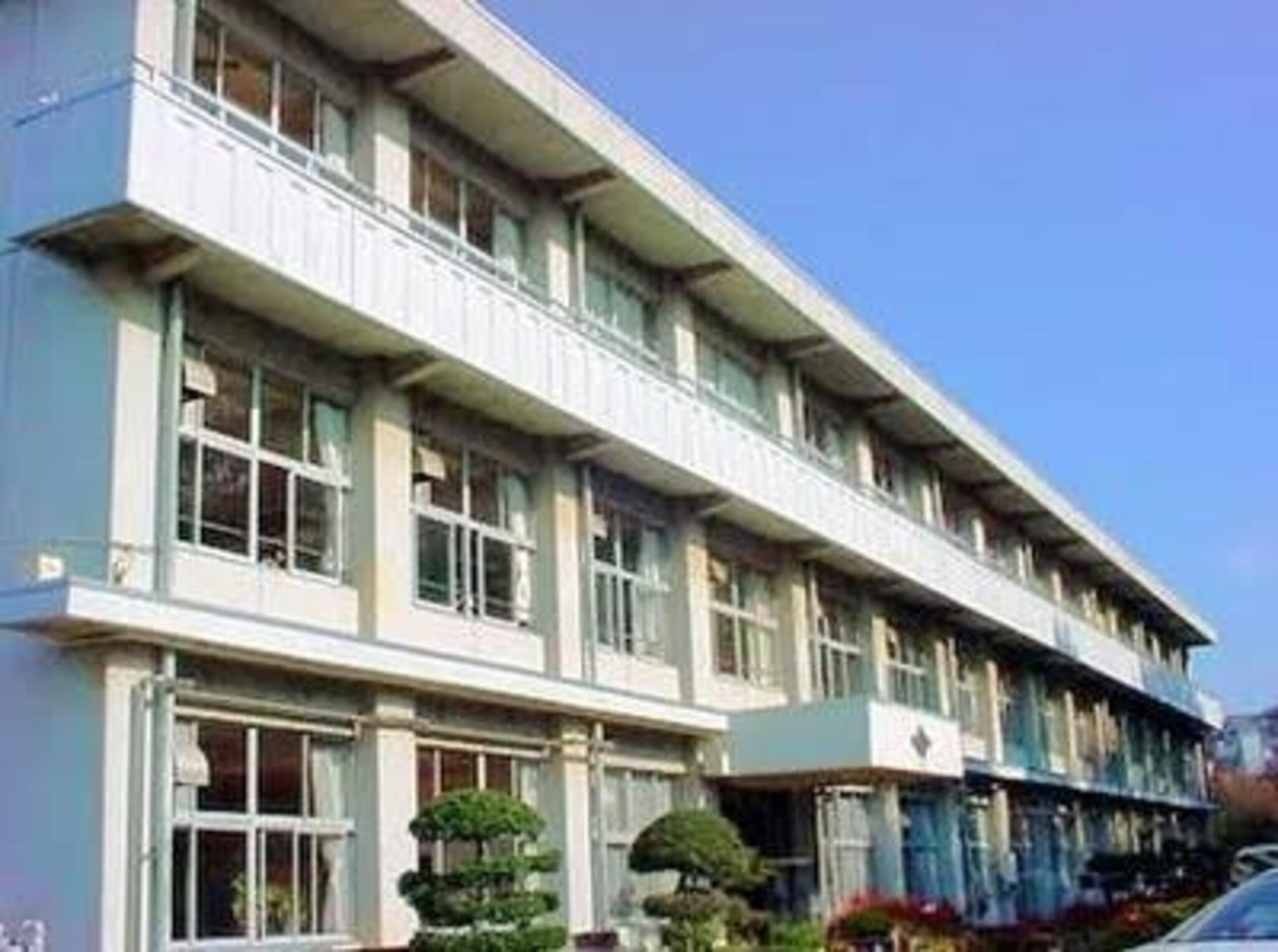 牛久市立牛久第二小学校